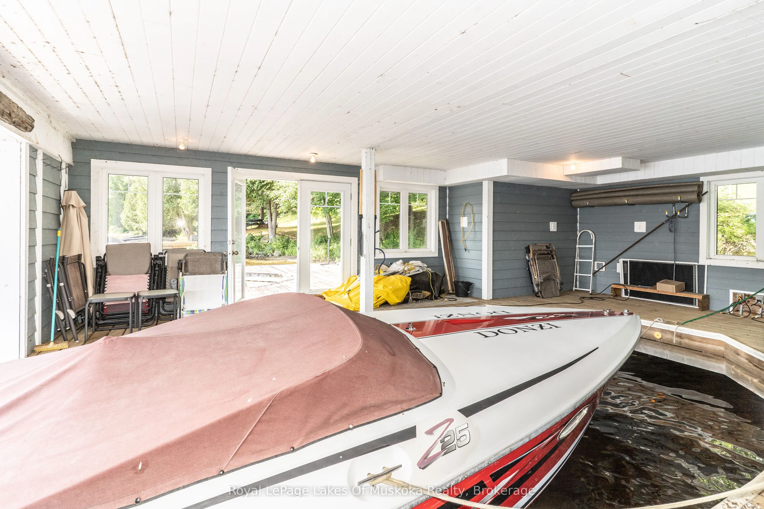 1024/1025 White Pines Road