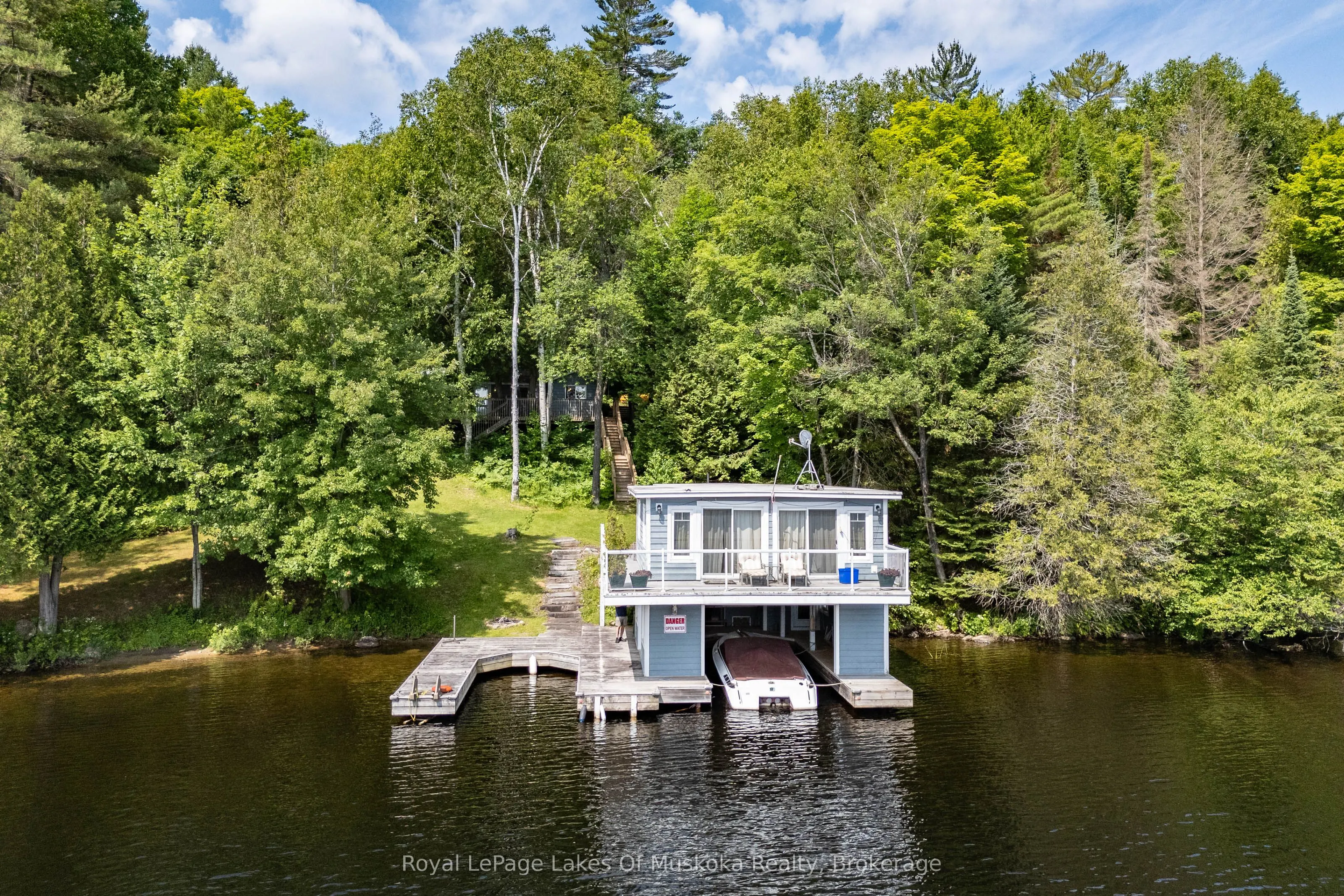 1024/1025 White Pines Road