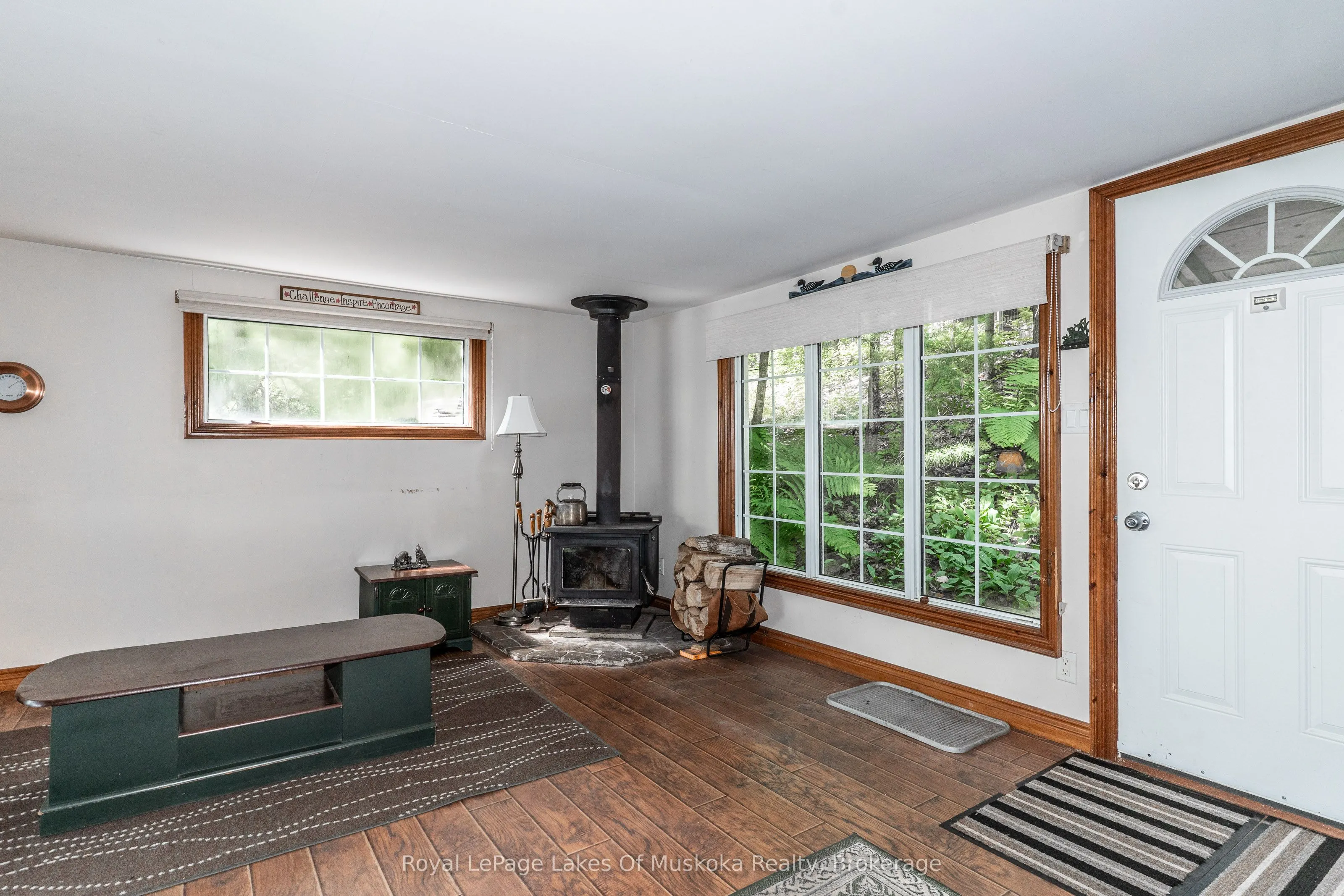 1024/1025 White Pines Road