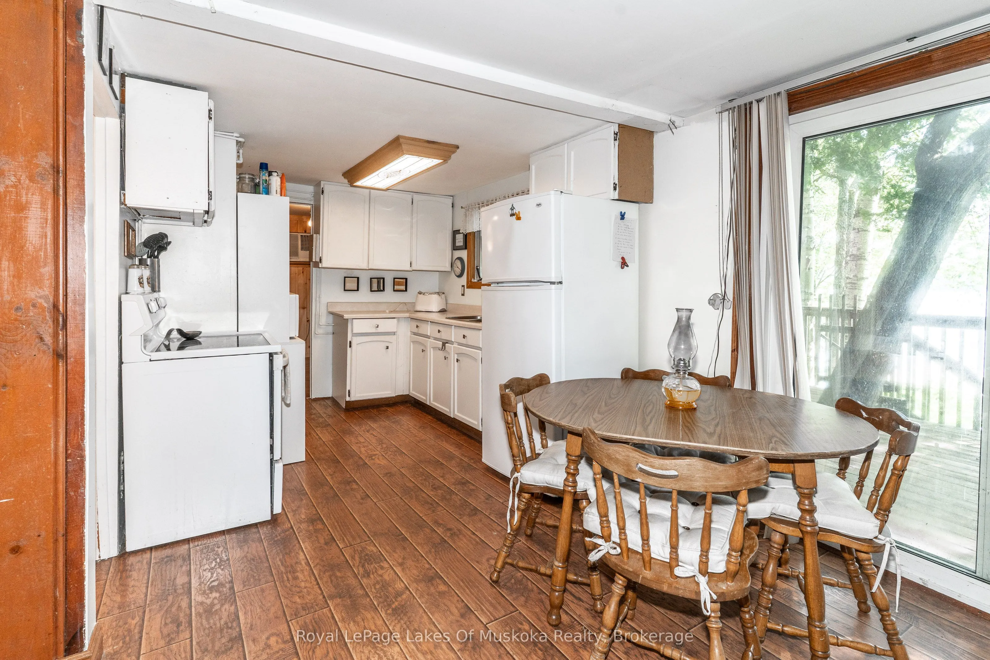 1024/1025 White Pines Road