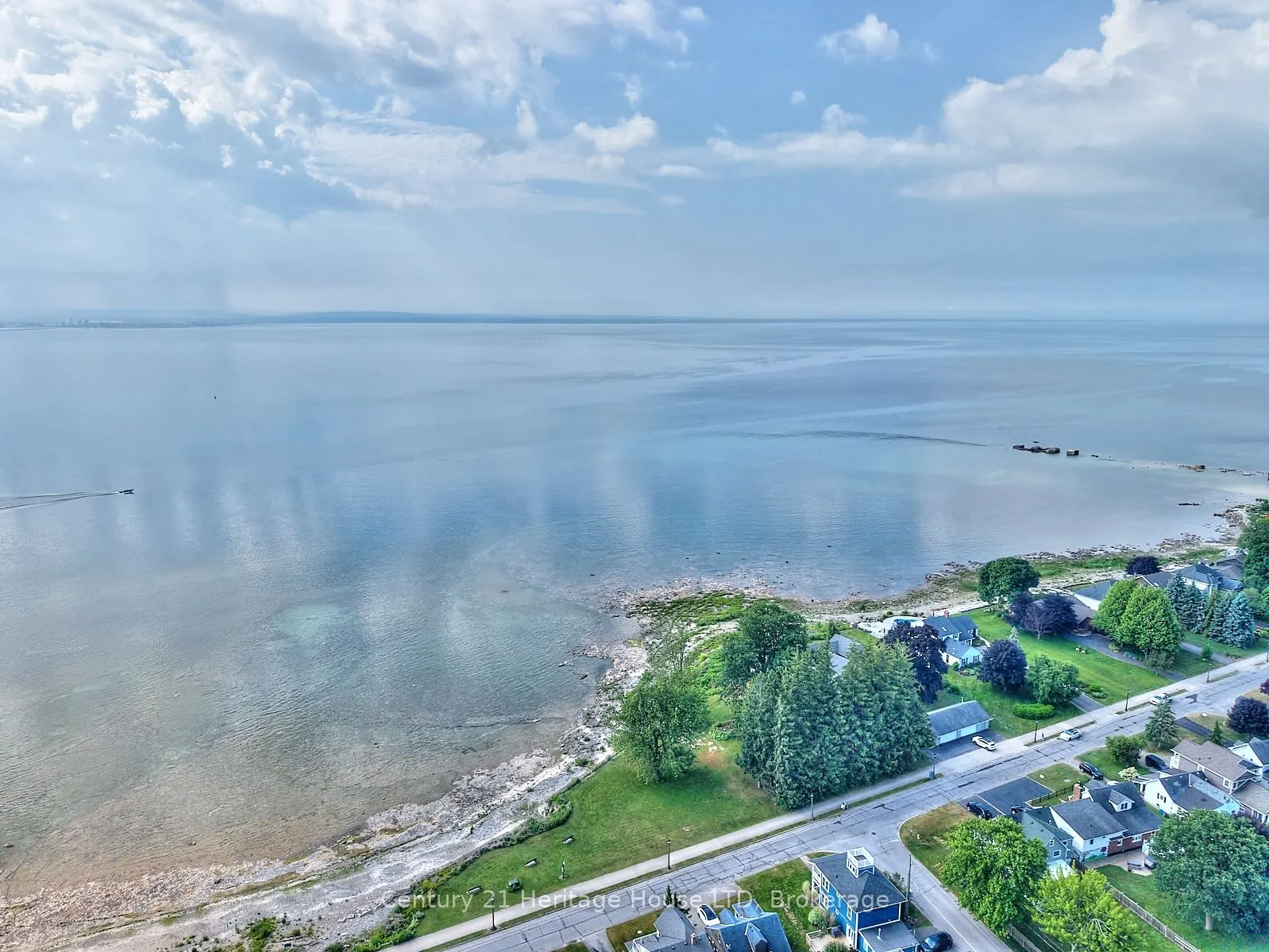 V/L Lakeshore Road