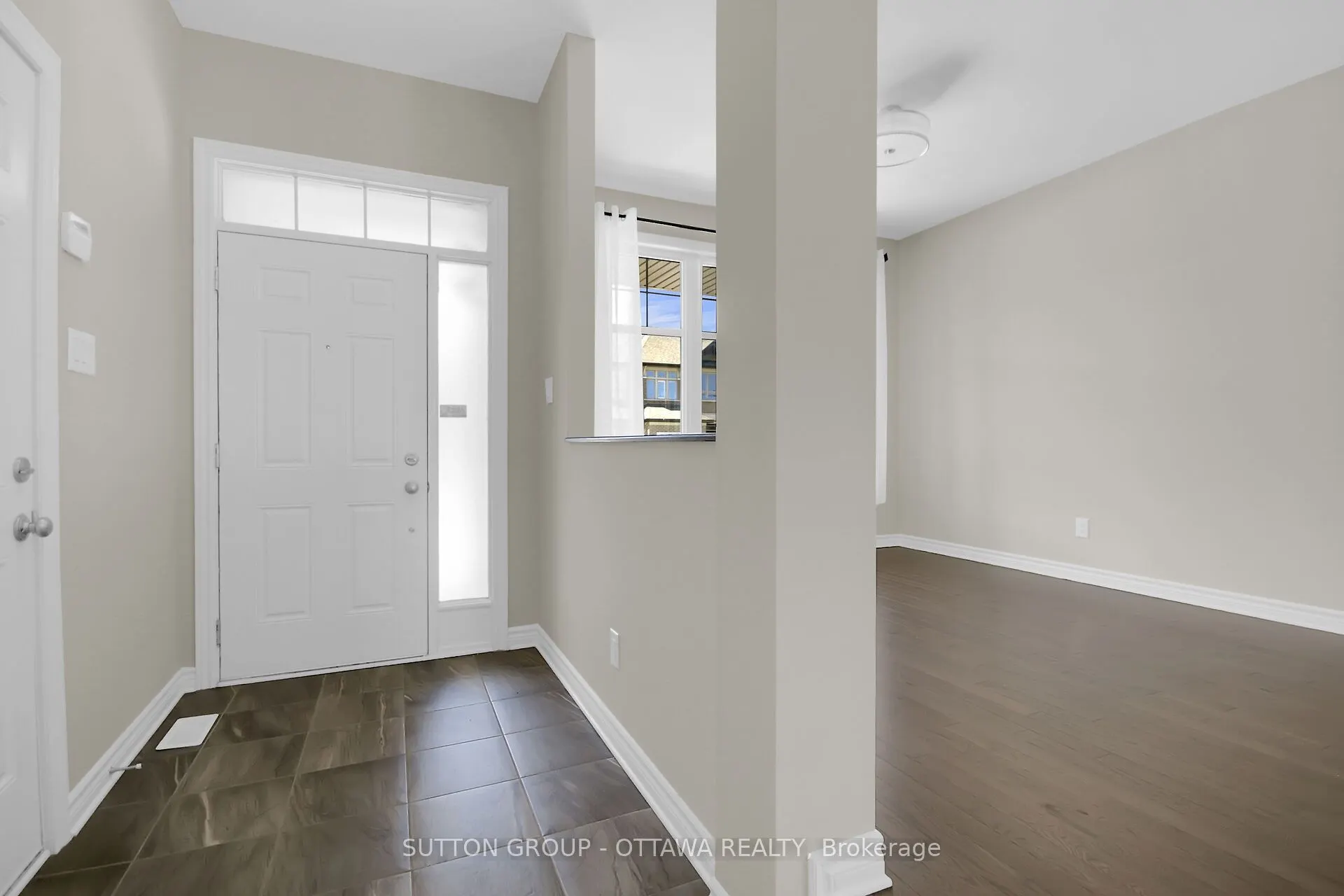 809 Carnelian Crescent
