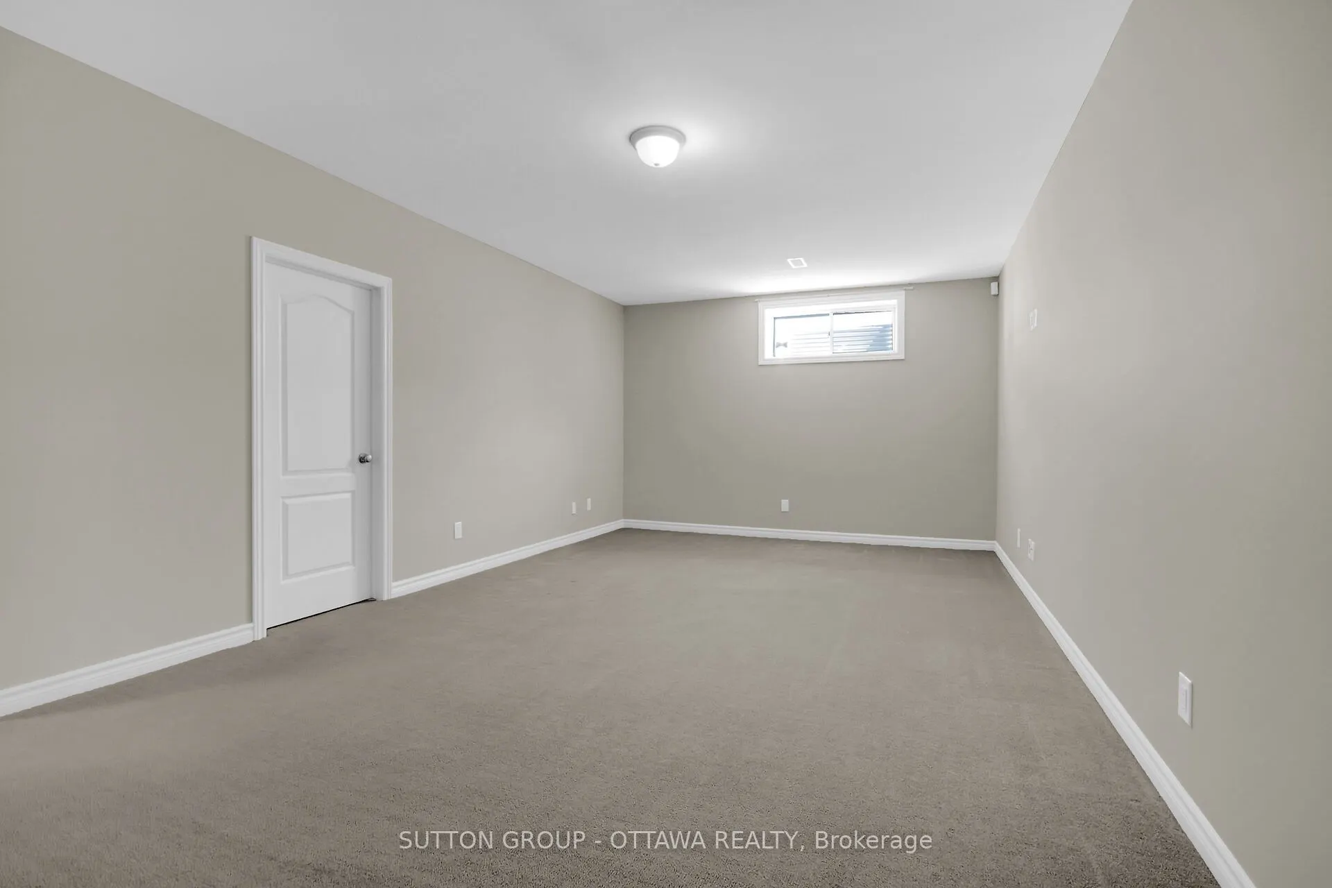 809 Carnelian Crescent