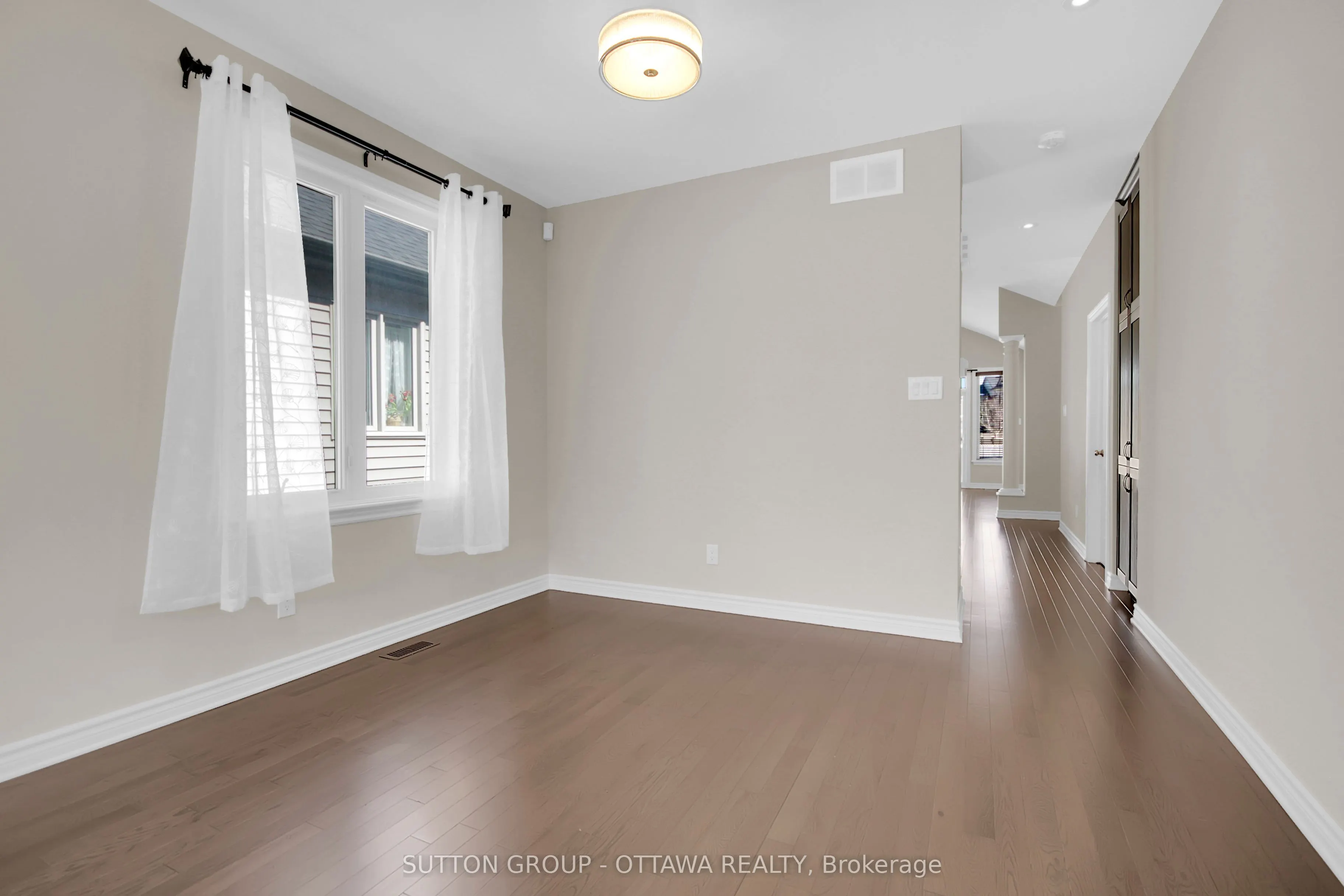 809 Carnelian Crescent