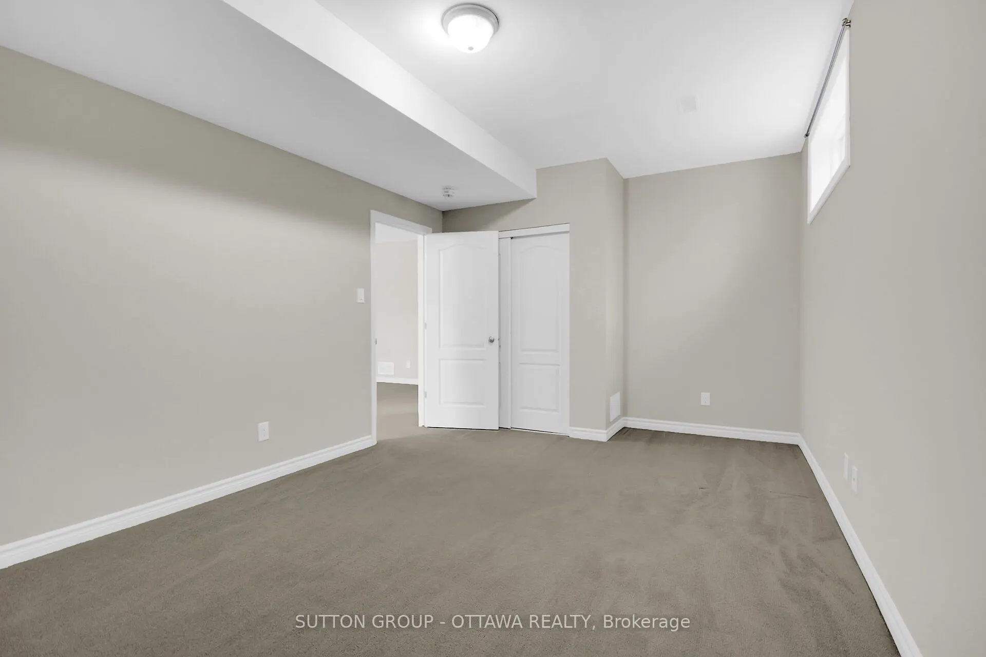809 Carnelian Crescent