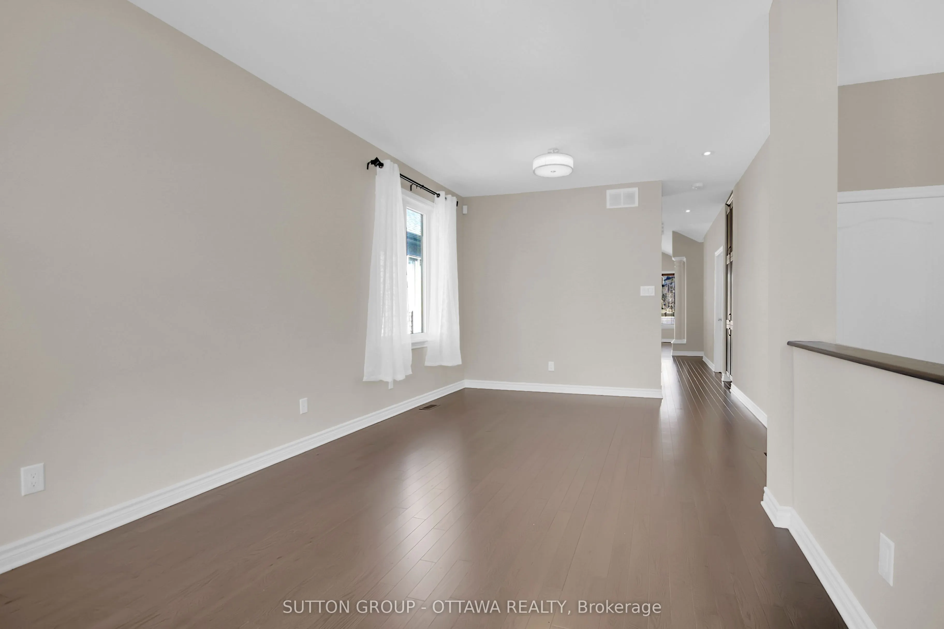 809 Carnelian Crescent