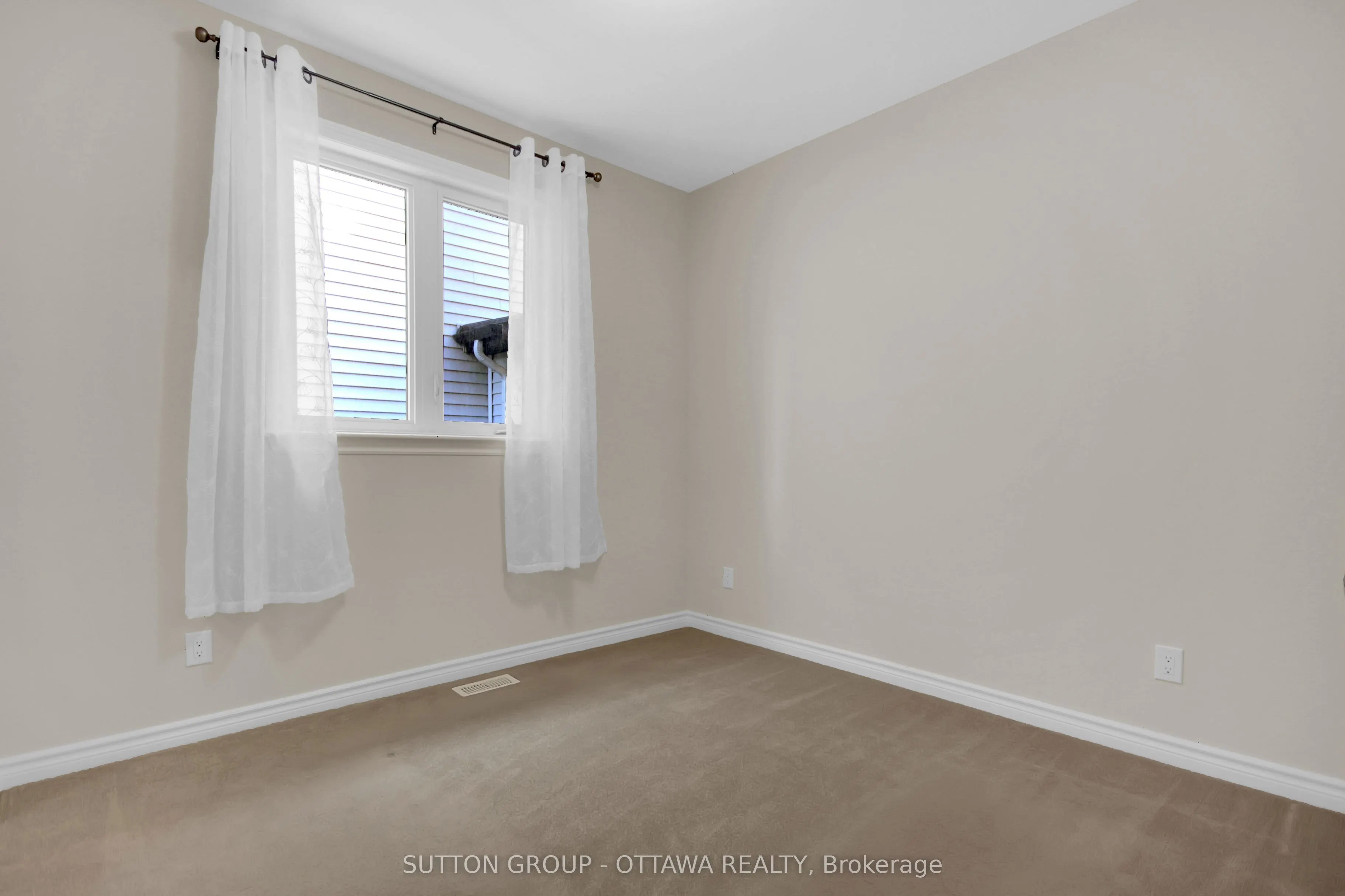 809 Carnelian Crescent