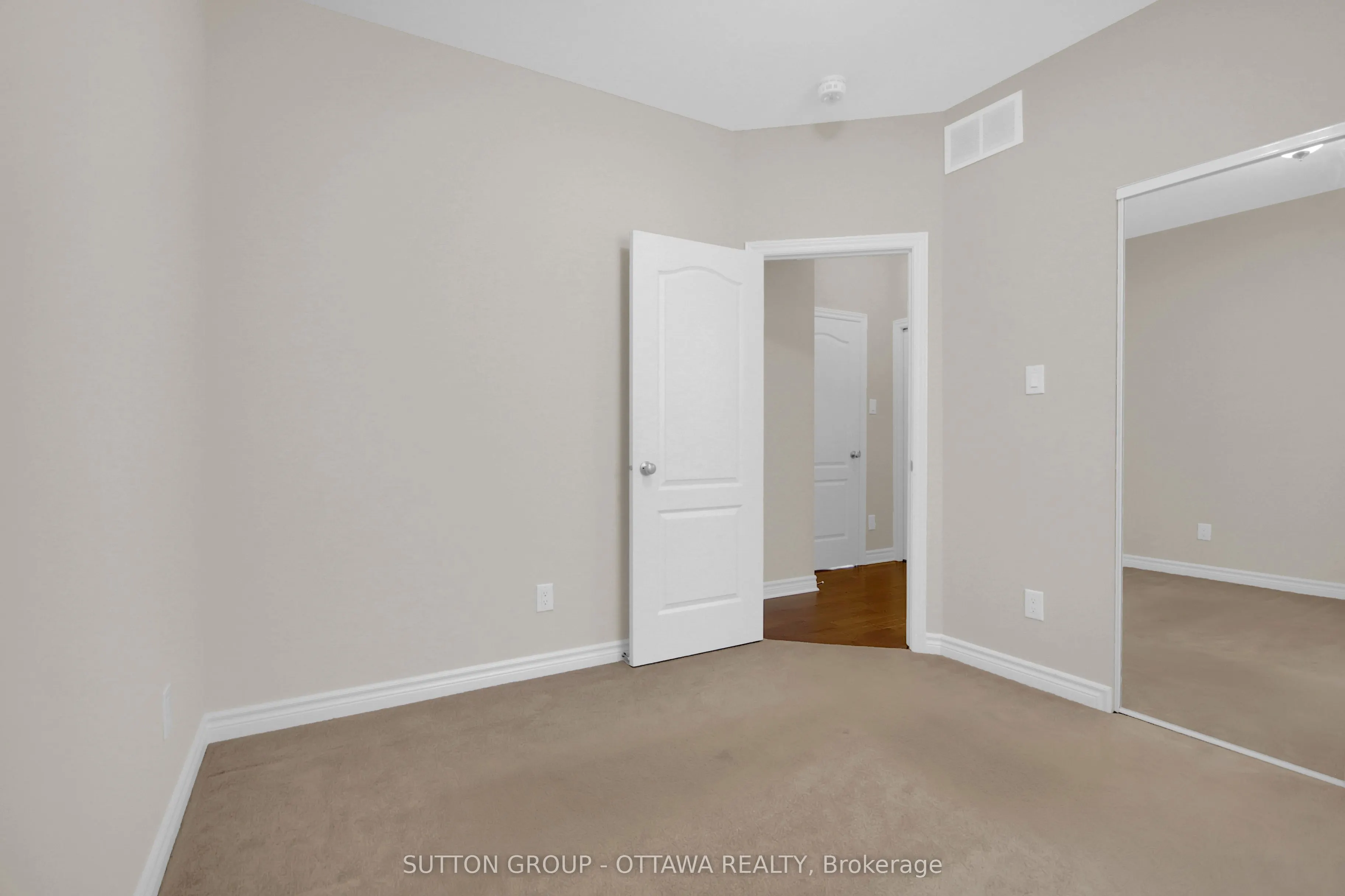809 Carnelian Crescent