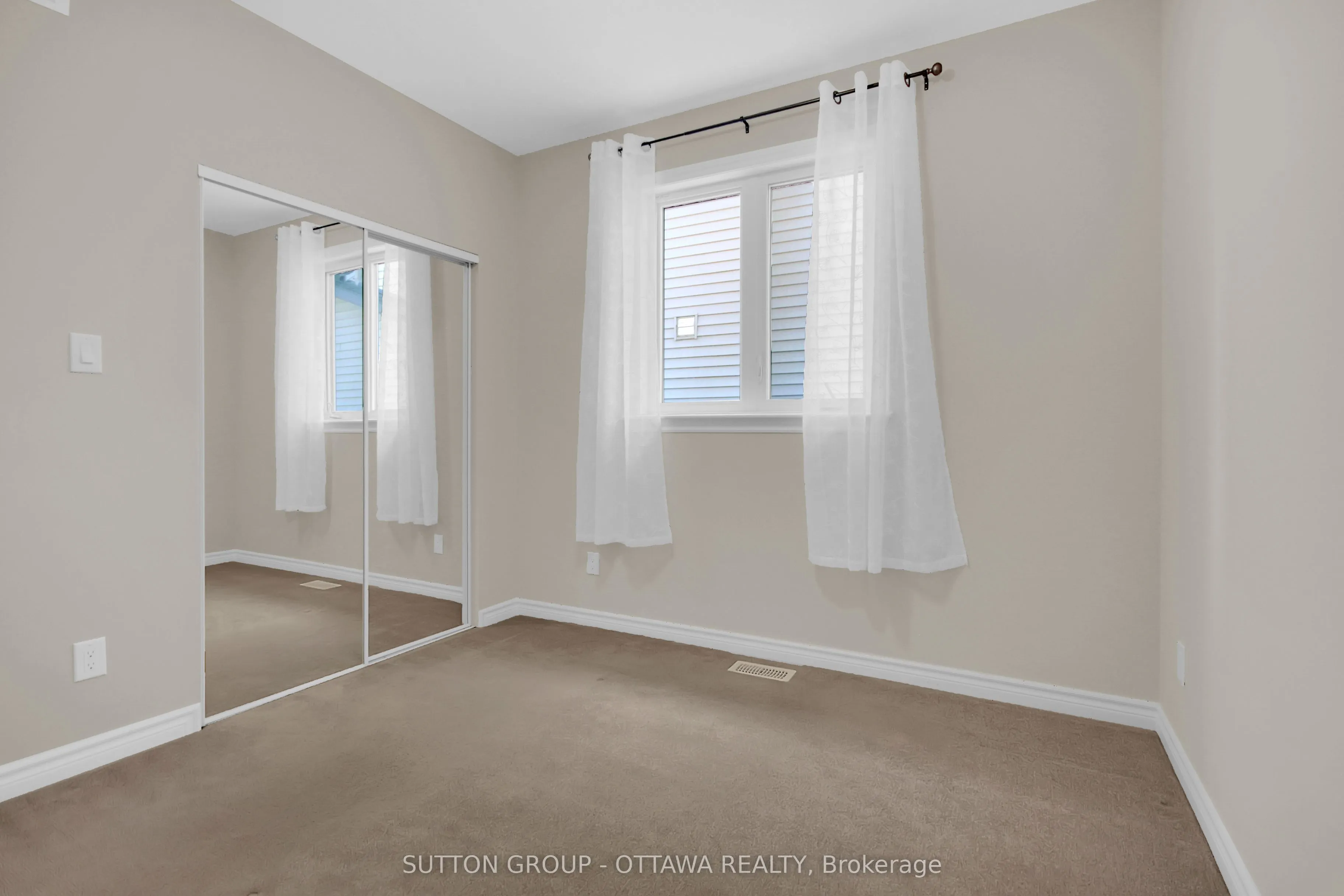 809 Carnelian Crescent