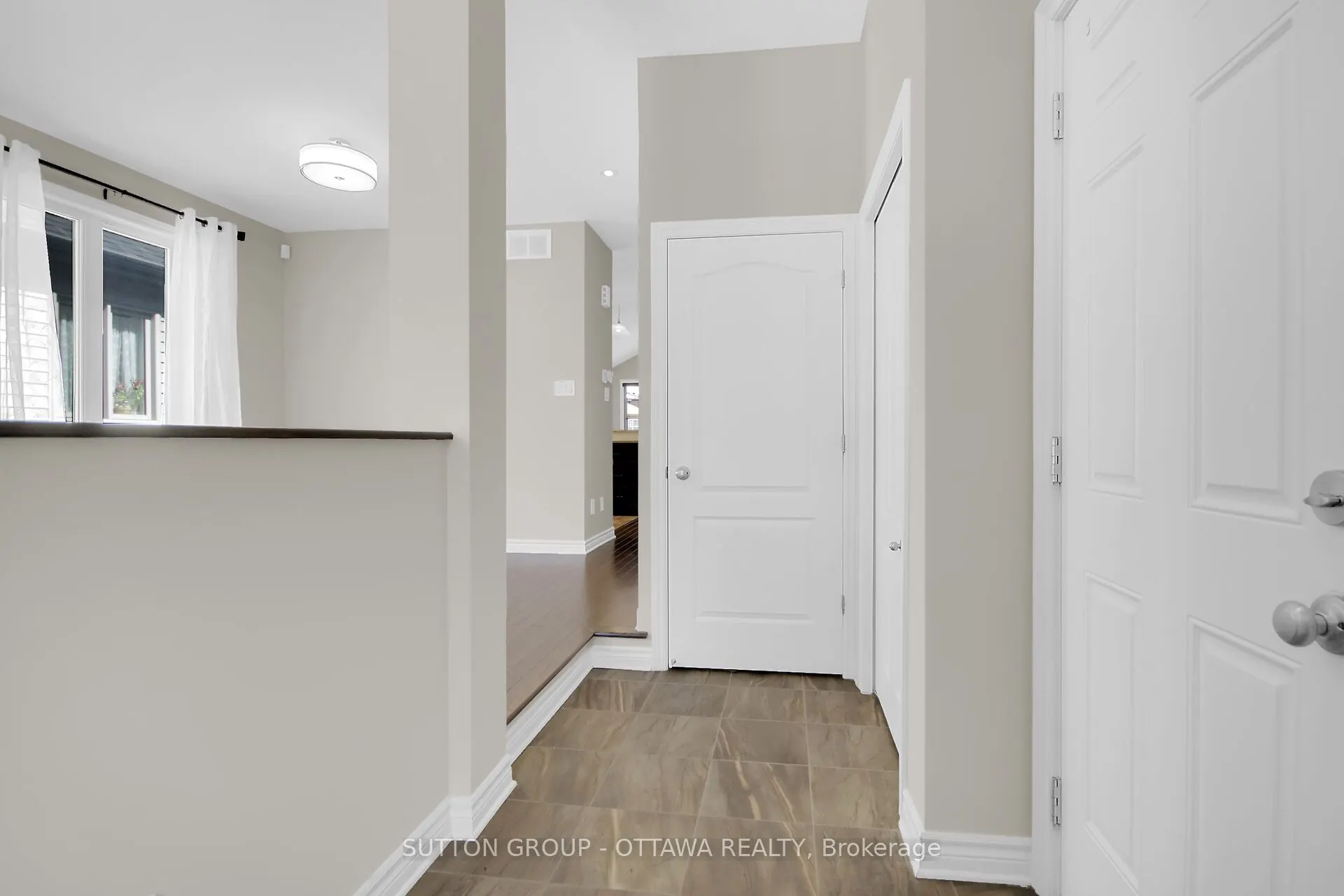 809 Carnelian Crescent