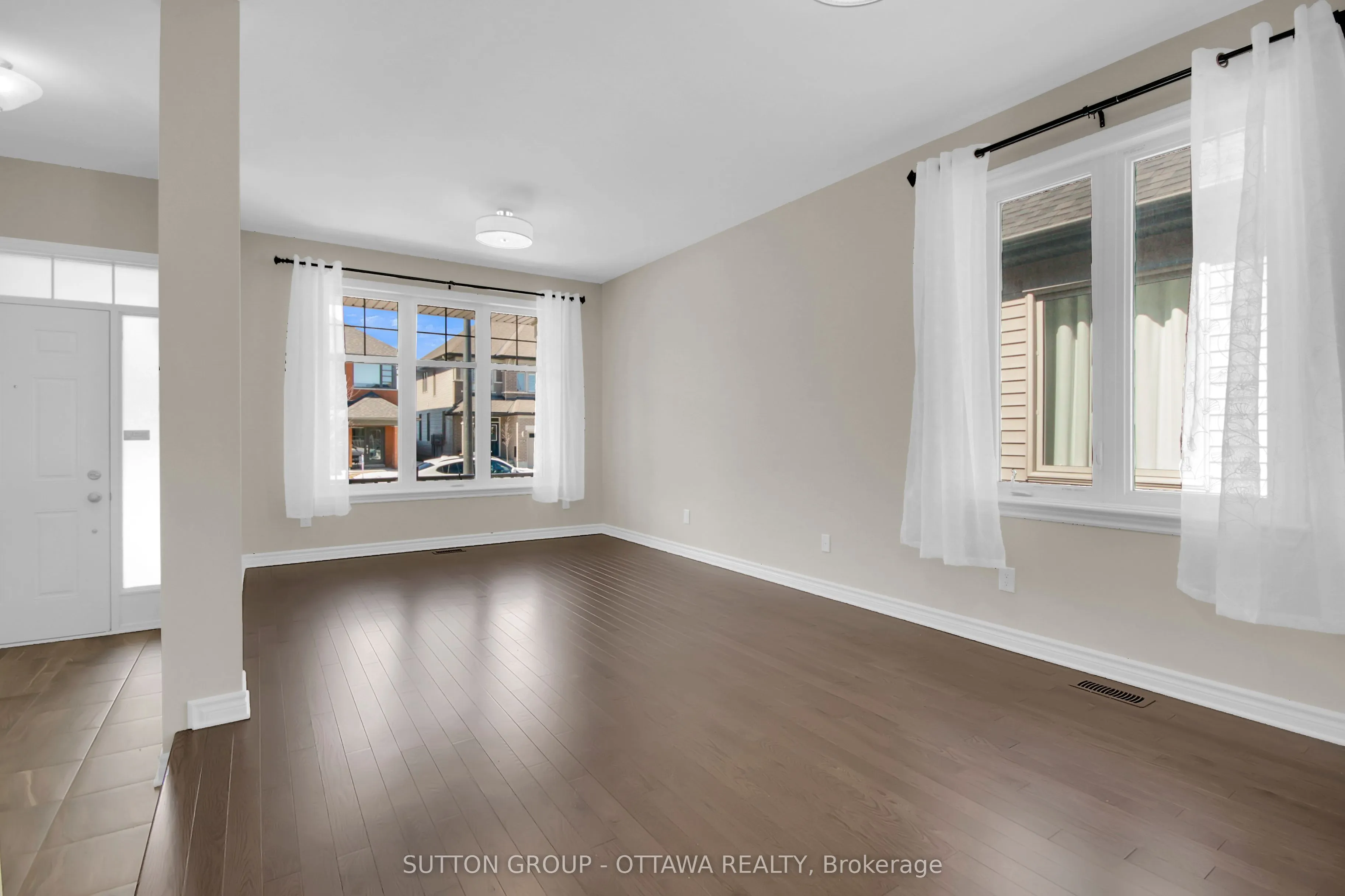 809 Carnelian Crescent