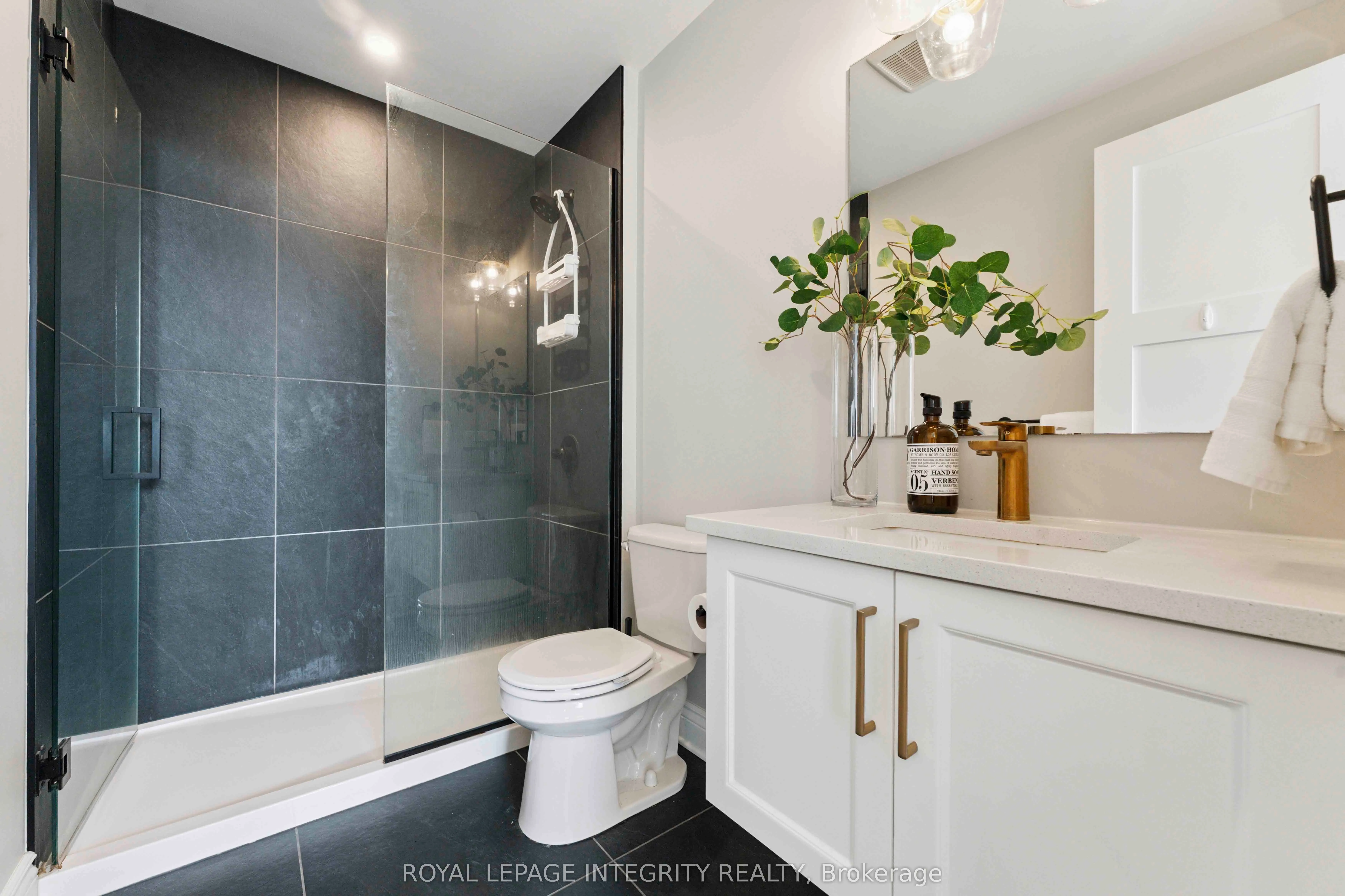 101 Pinhey Street, #302