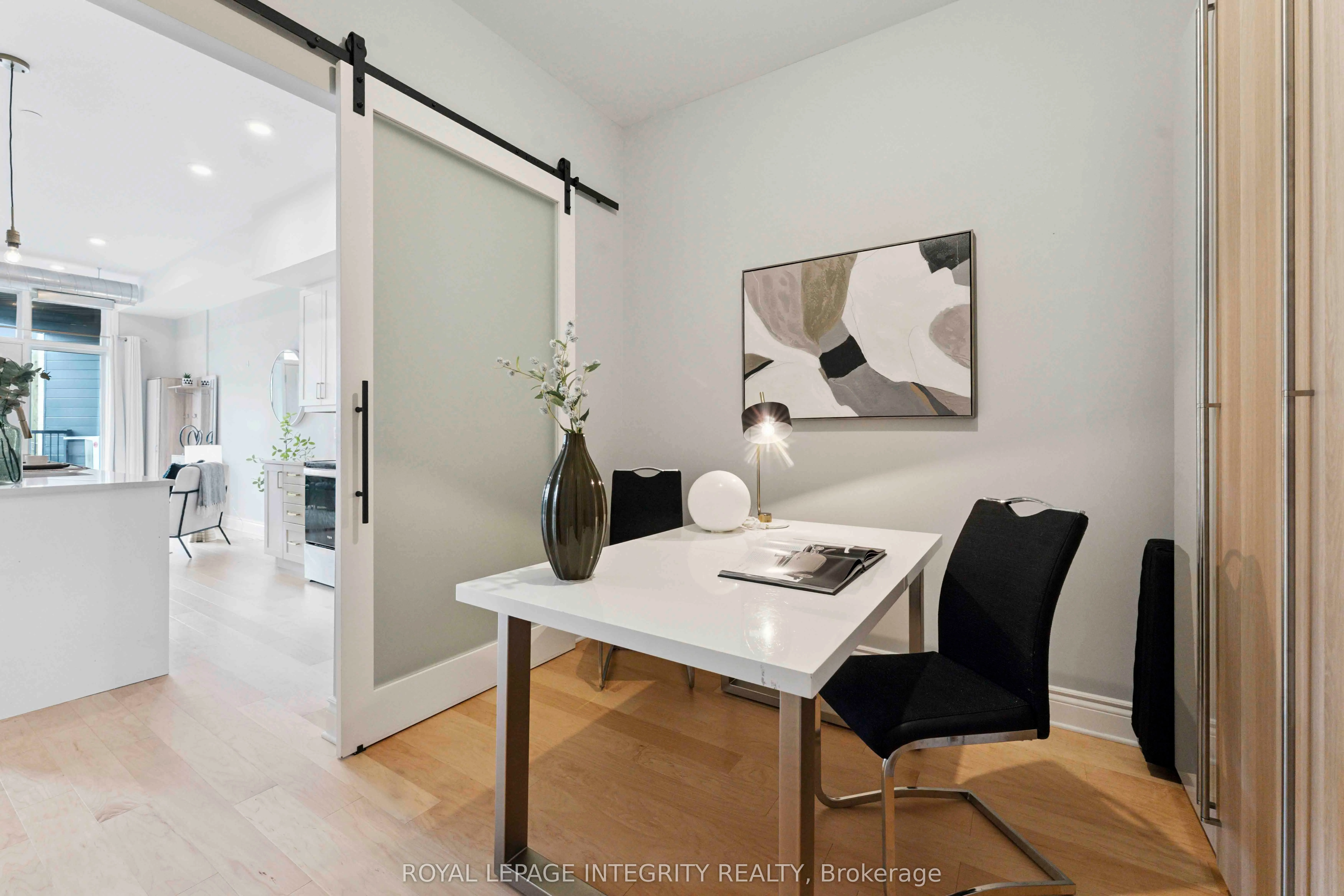 101 Pinhey Street, #302
