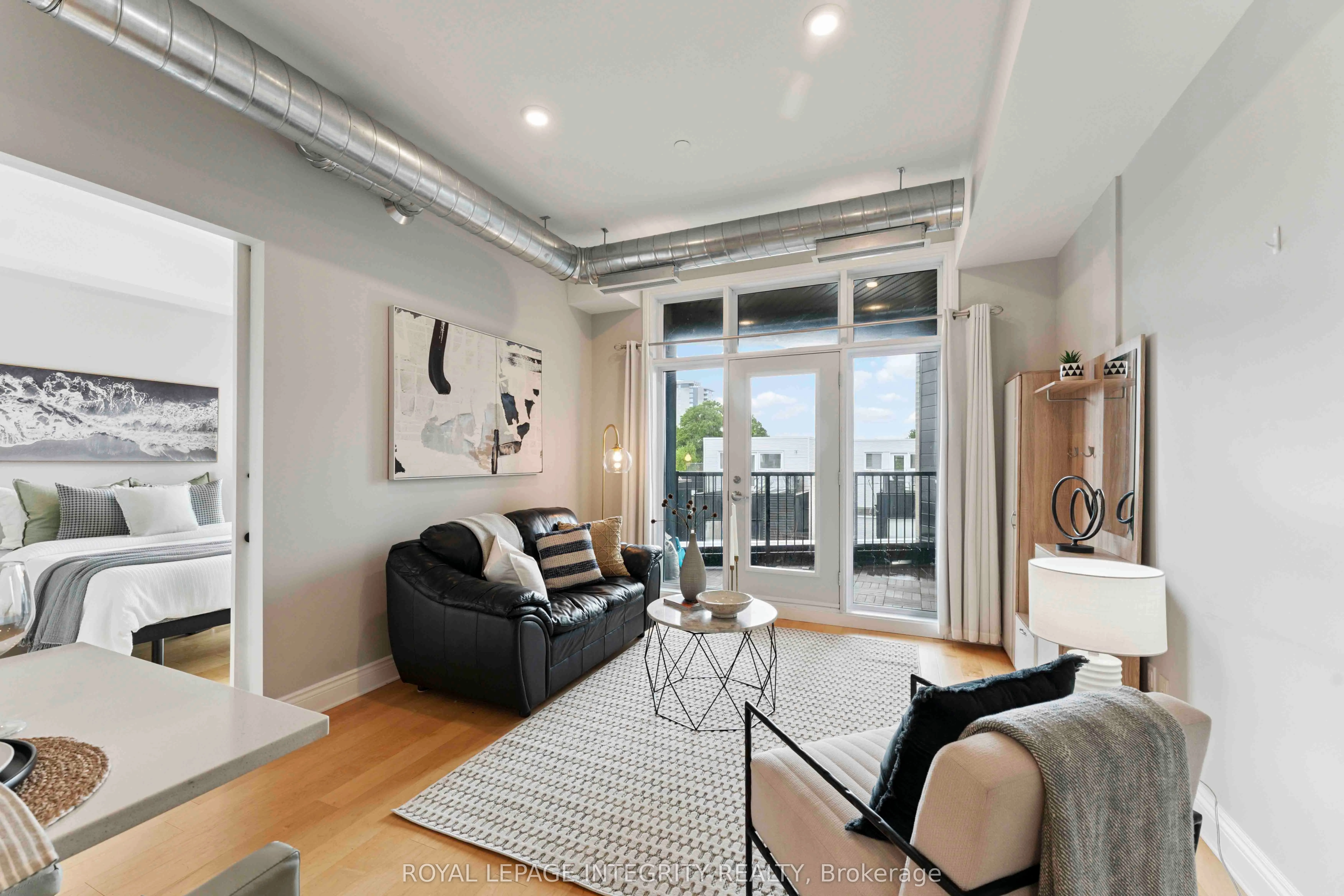 101 Pinhey Street, #302