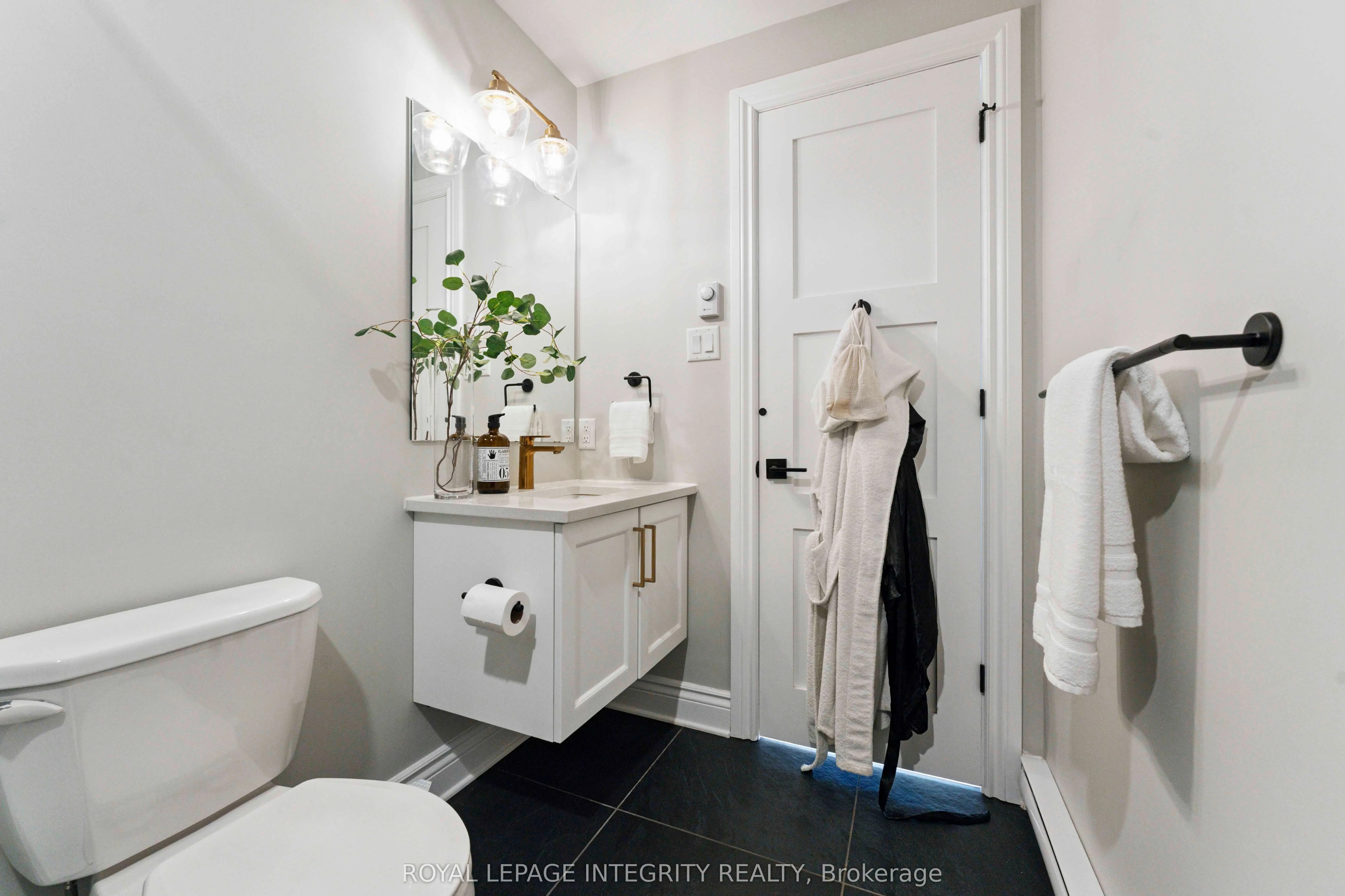 101 Pinhey Street, #302