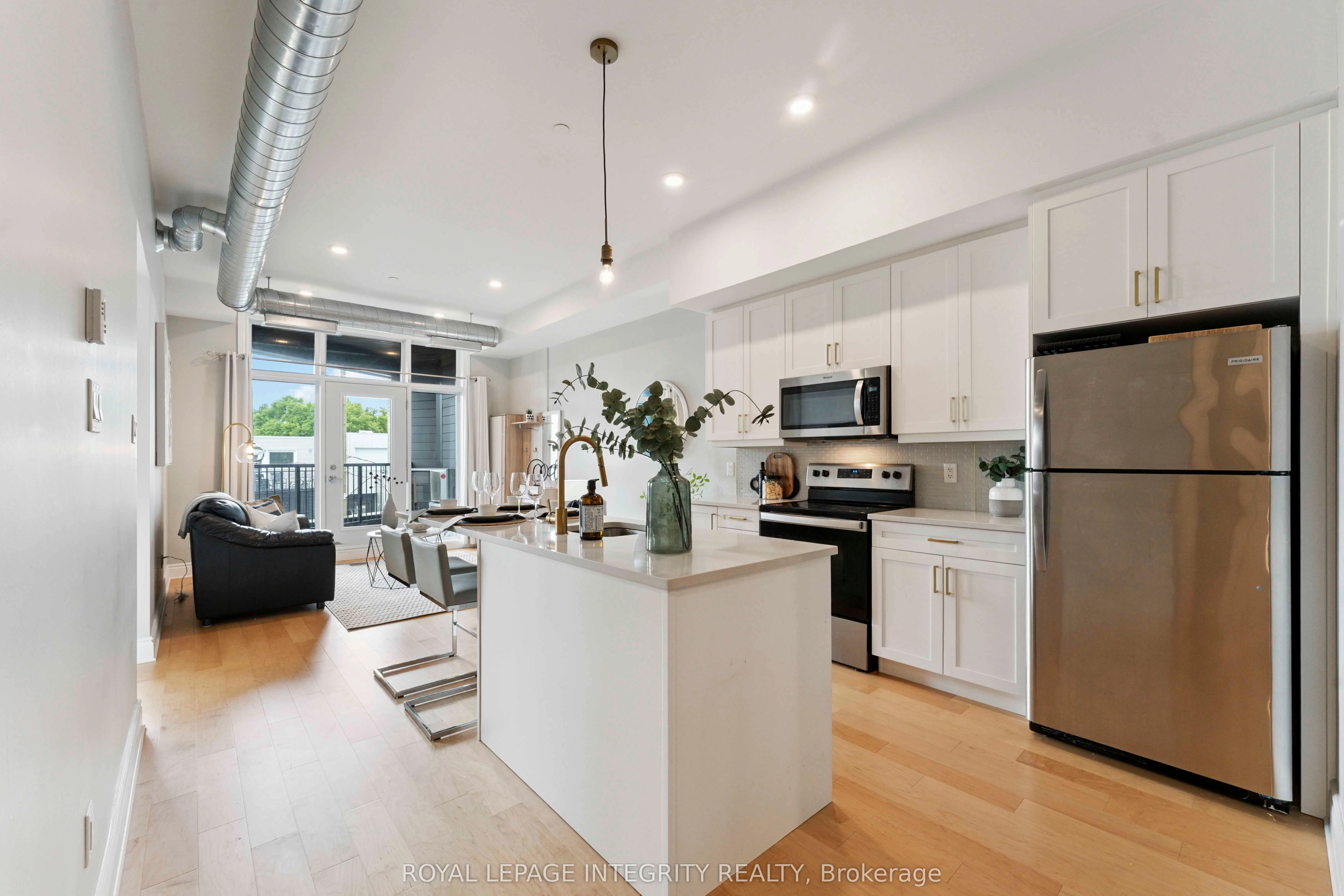 101 Pinhey Street, #302