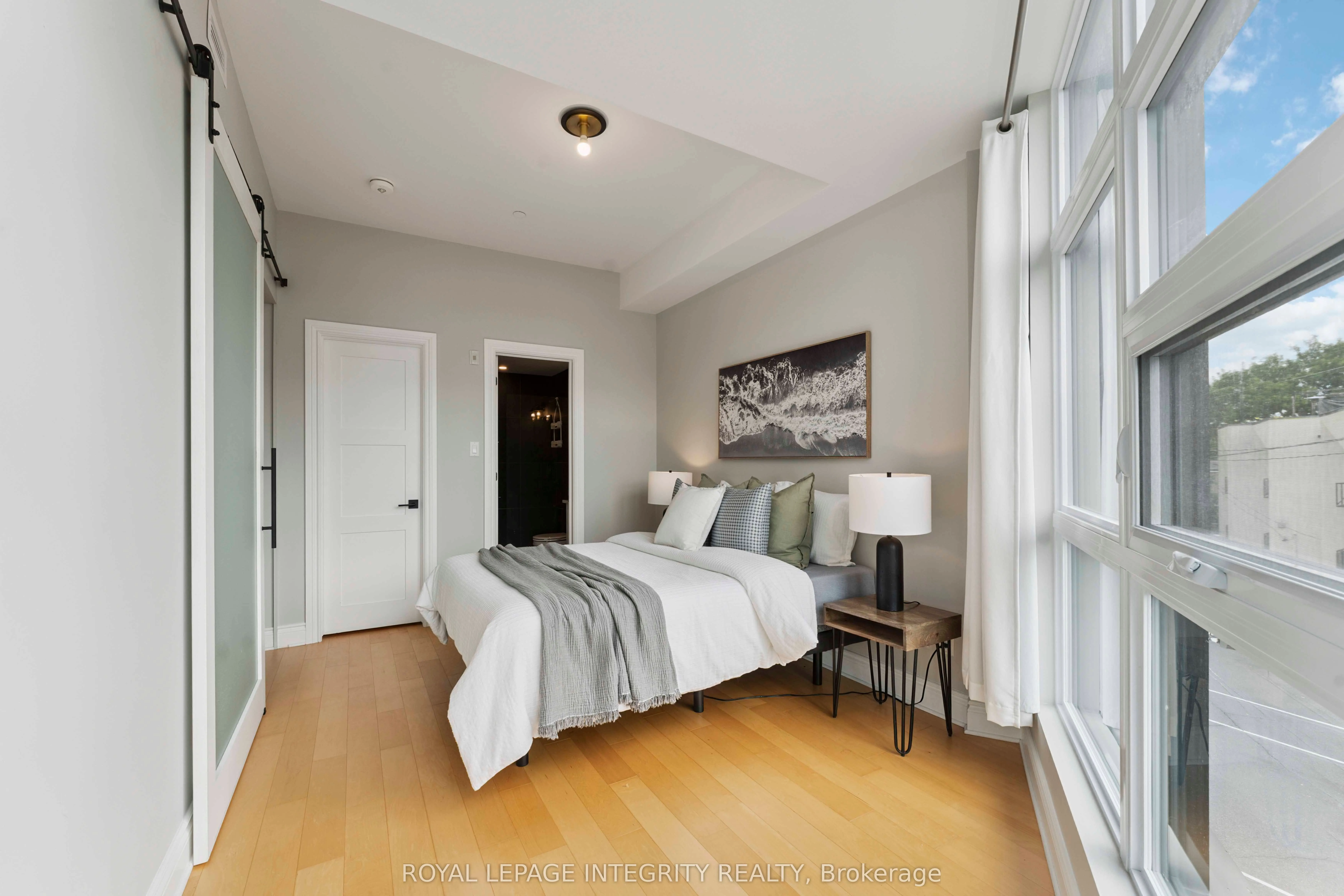 101 Pinhey Street, #302