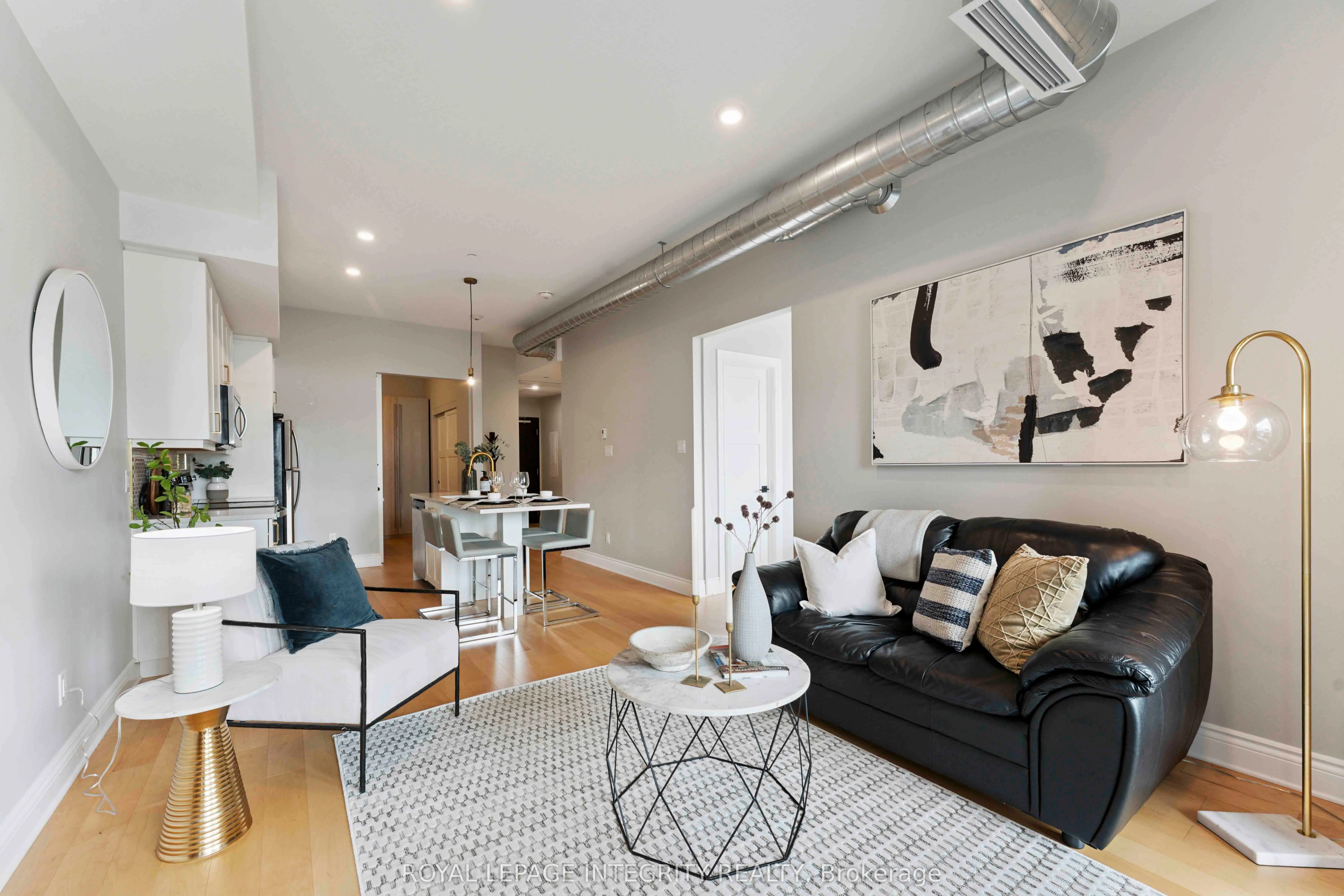 101 Pinhey Street, #302