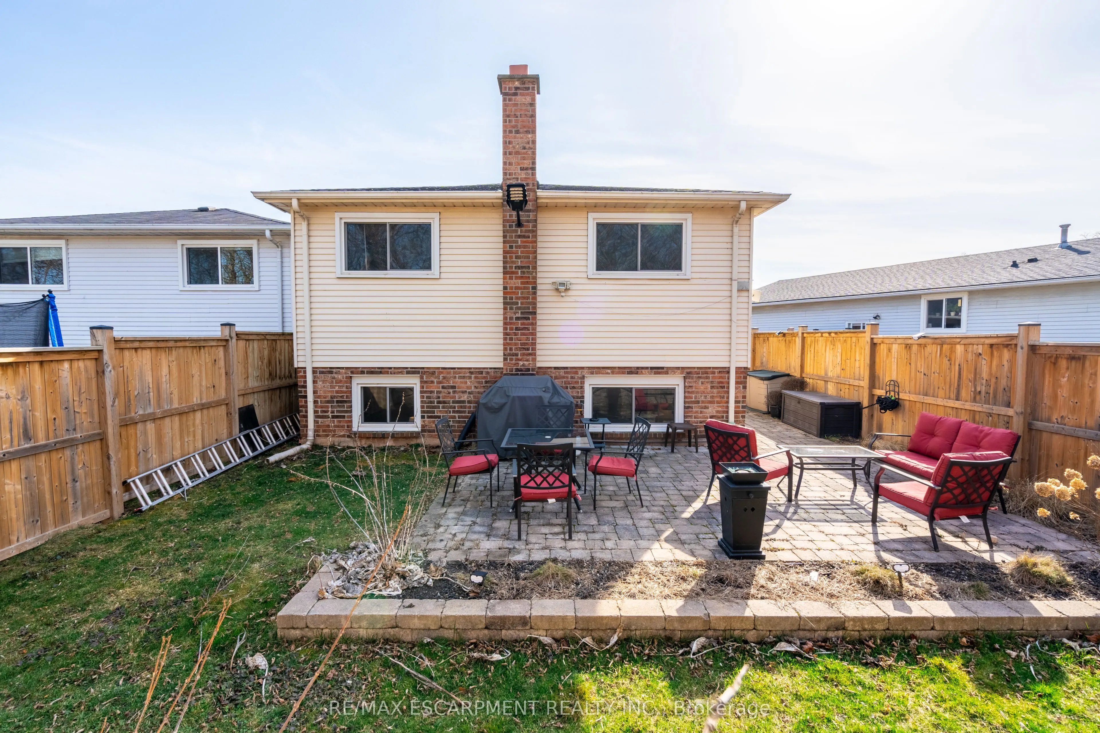 84 SANDRA Crescent