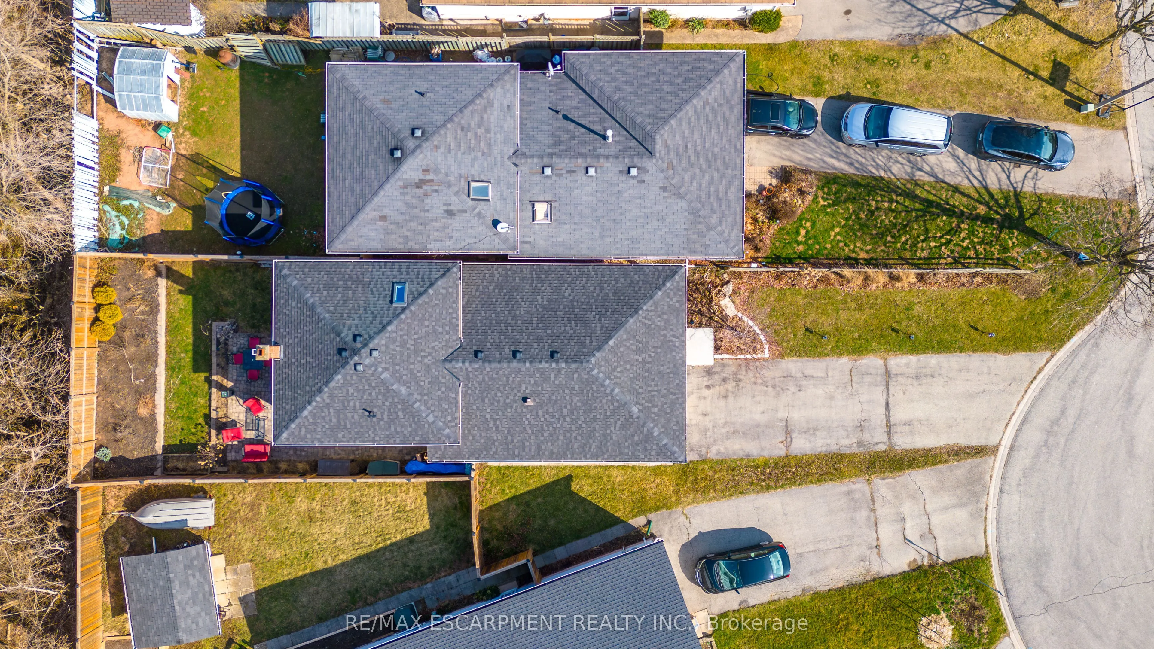 84 SANDRA Crescent