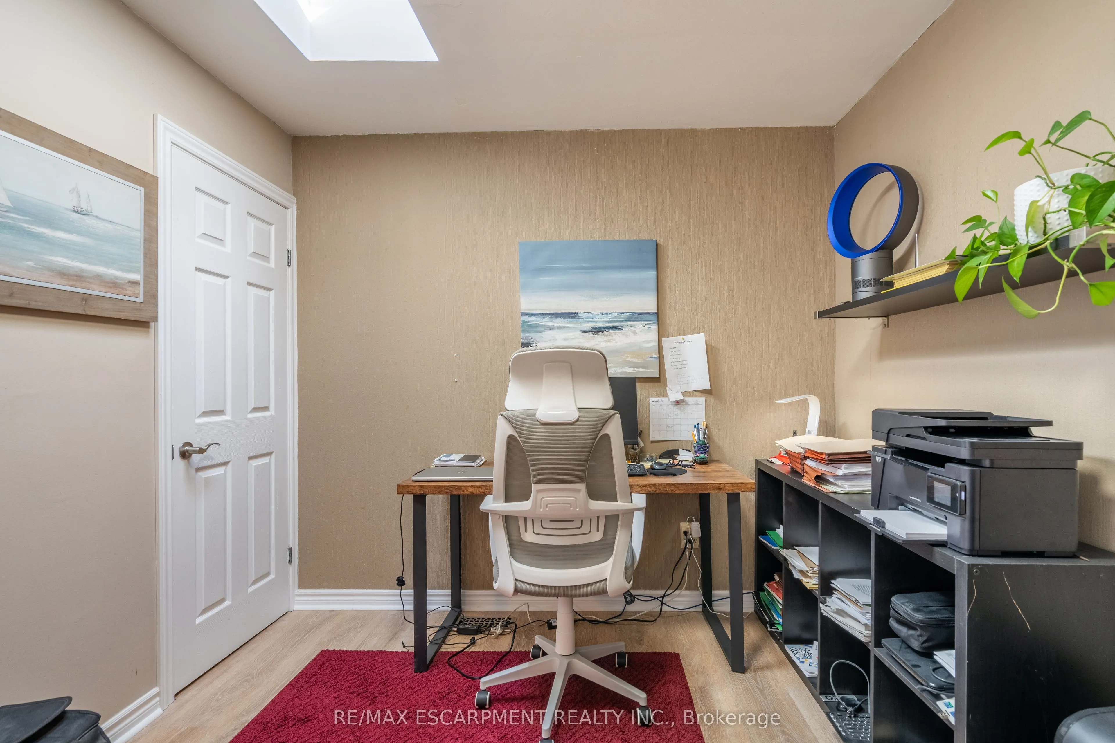 84 SANDRA Crescent