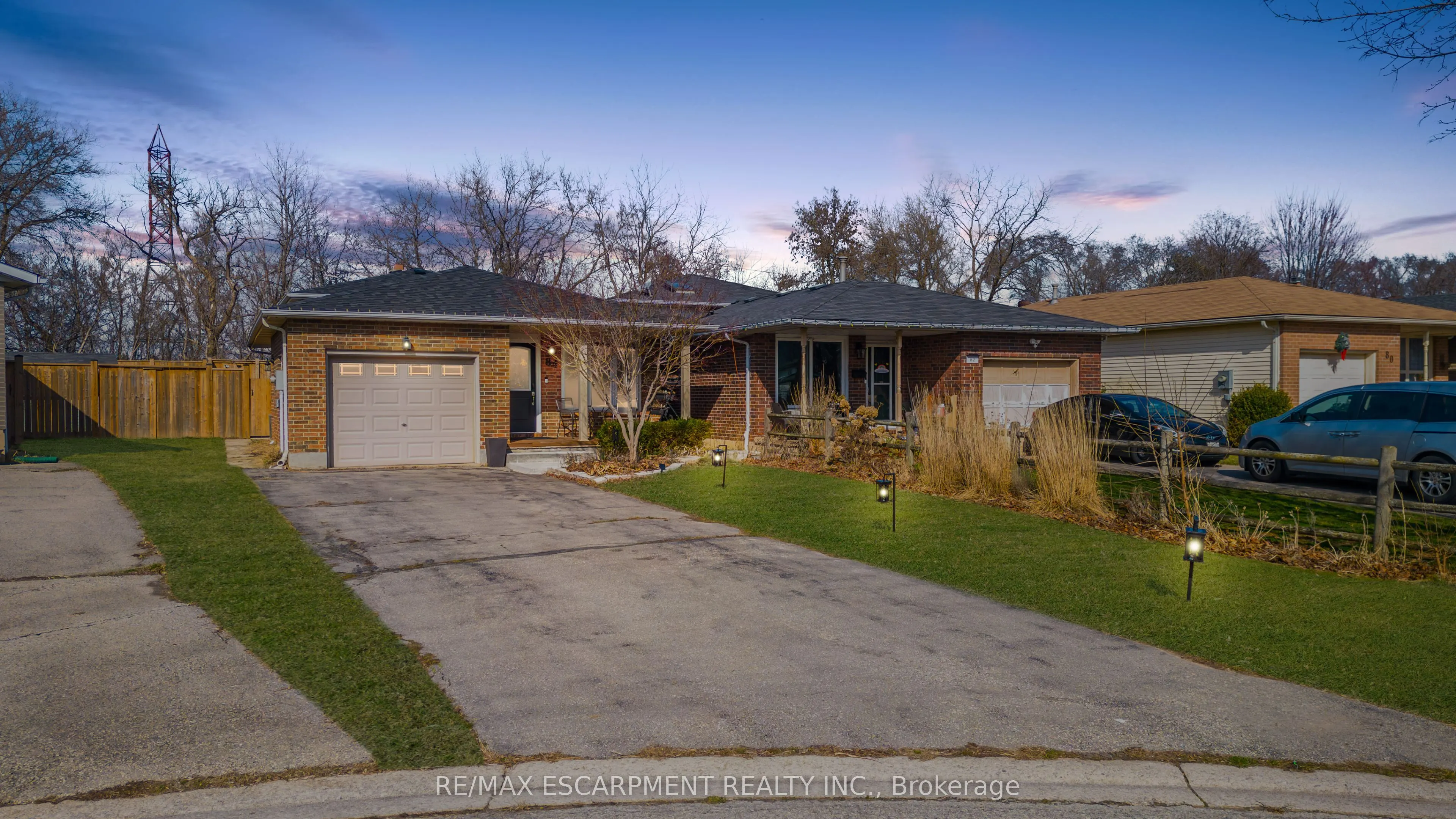 84 SANDRA Crescent