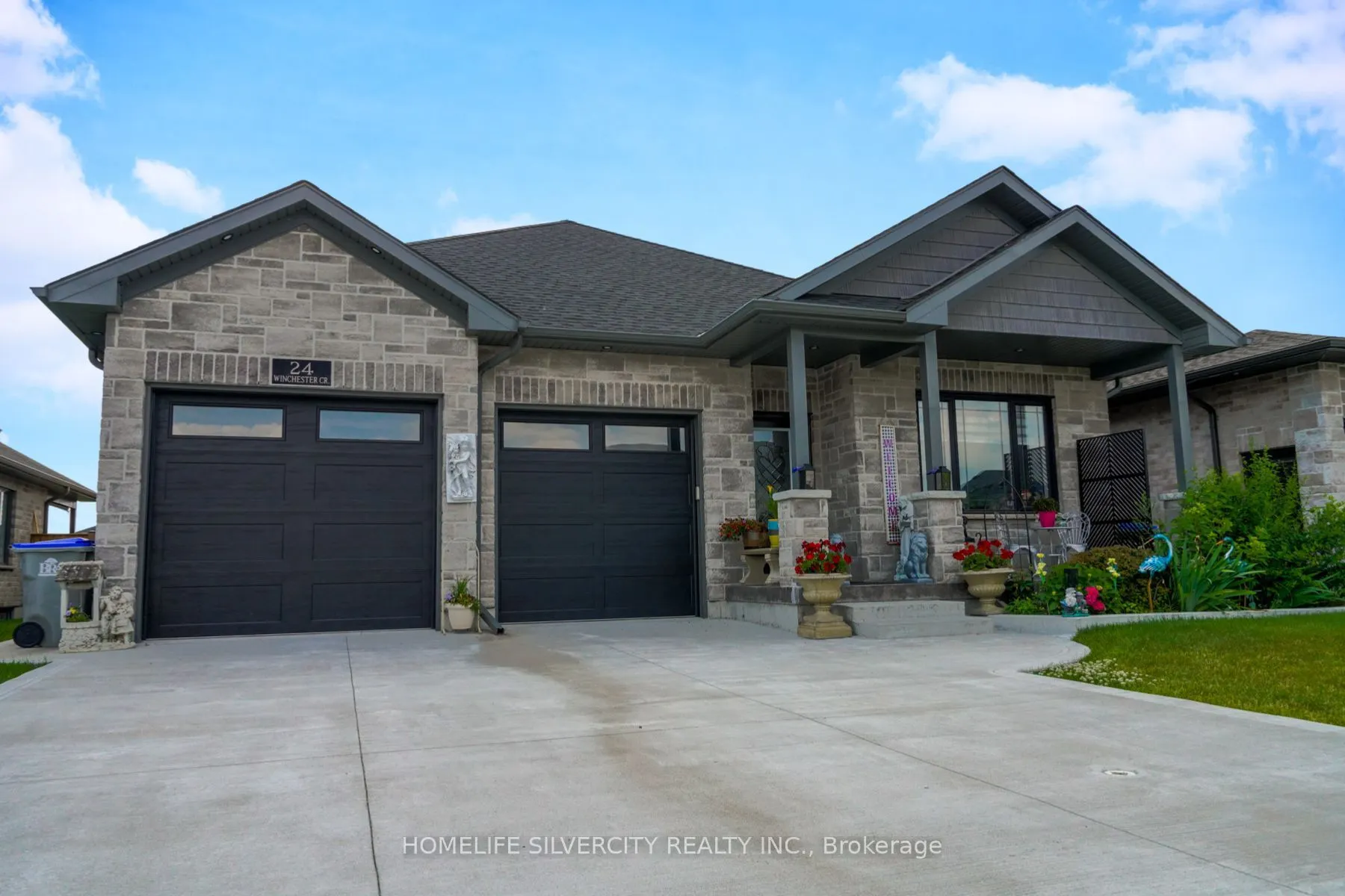 24 Winchester Crescent
