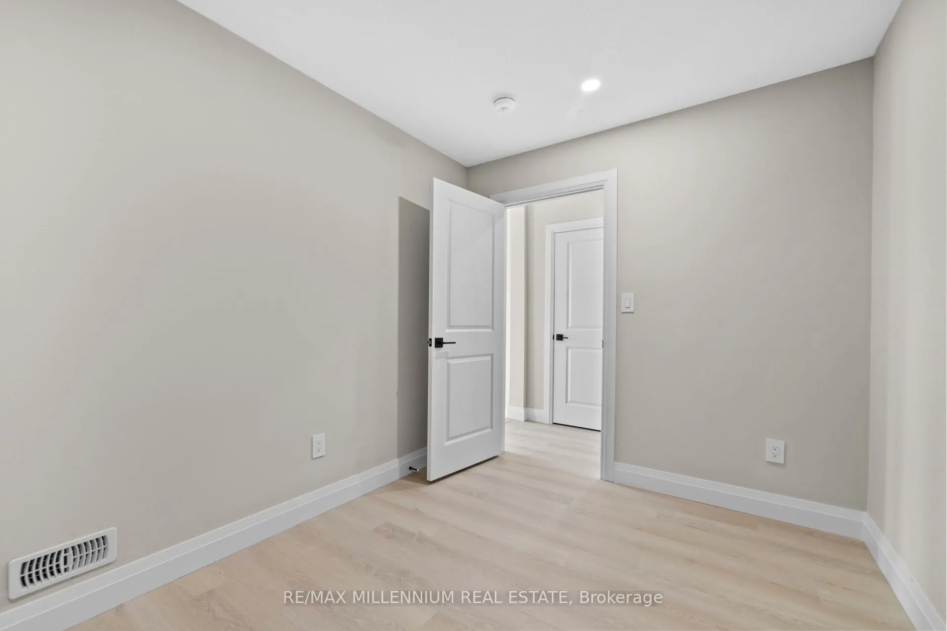 21 Warren Trail