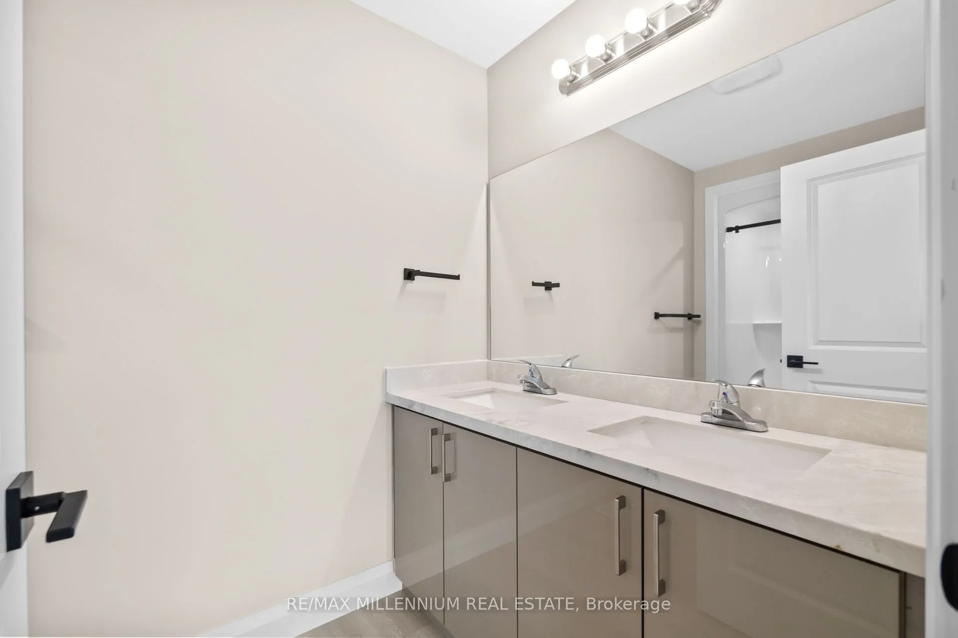 21 Warren Trail