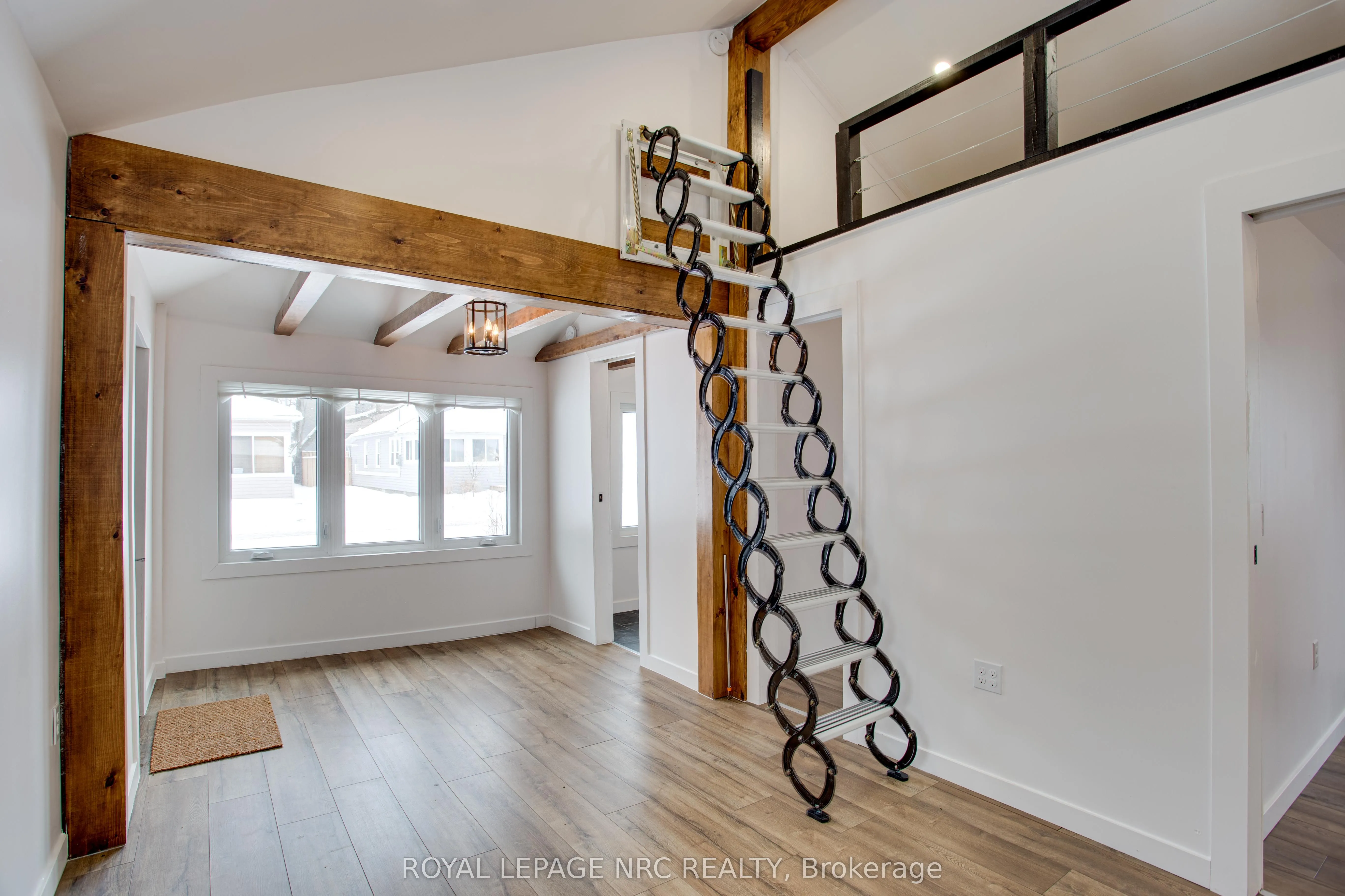 323 Oxford Avenue