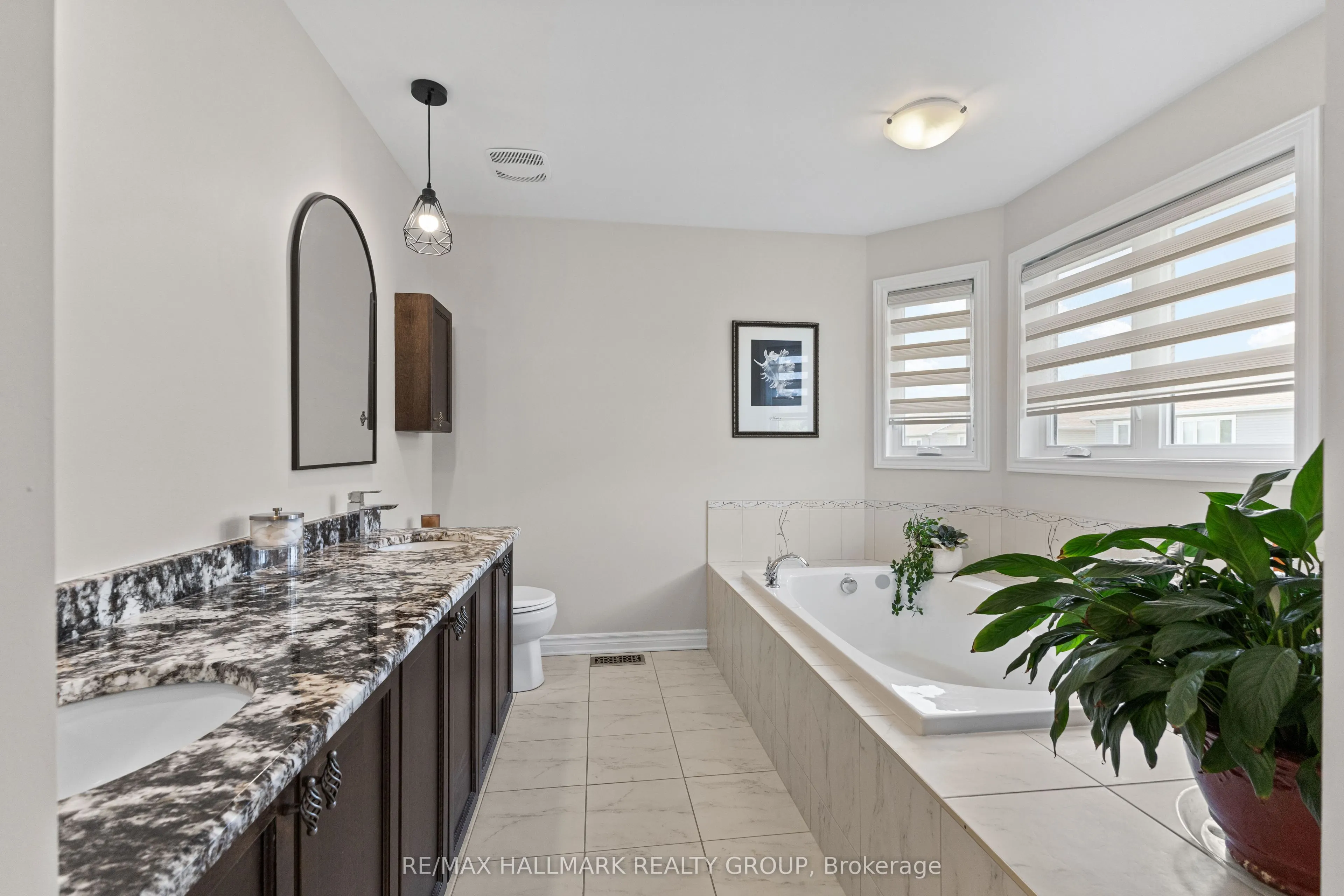 112 Gracewood Crescent