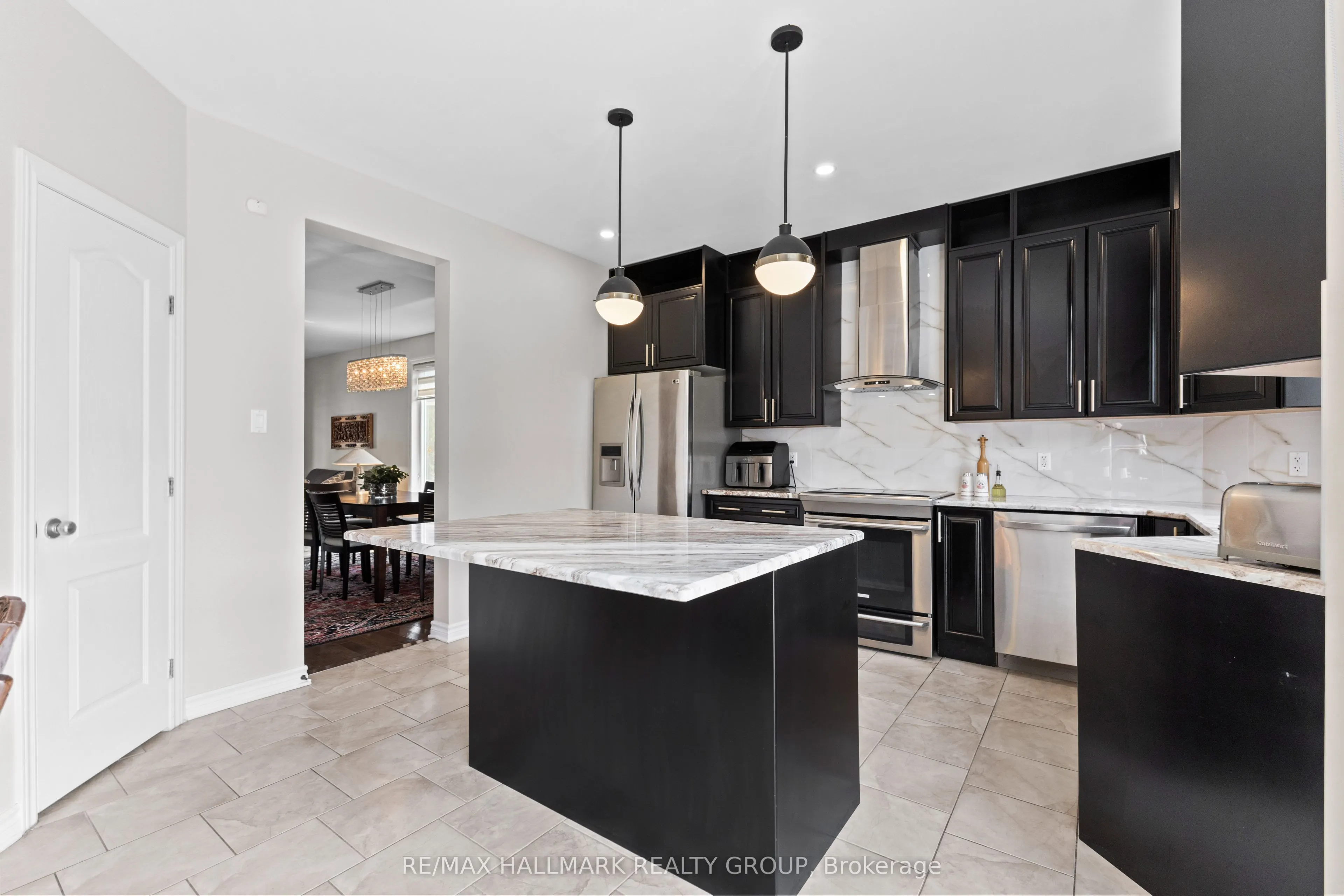 112 Gracewood Crescent