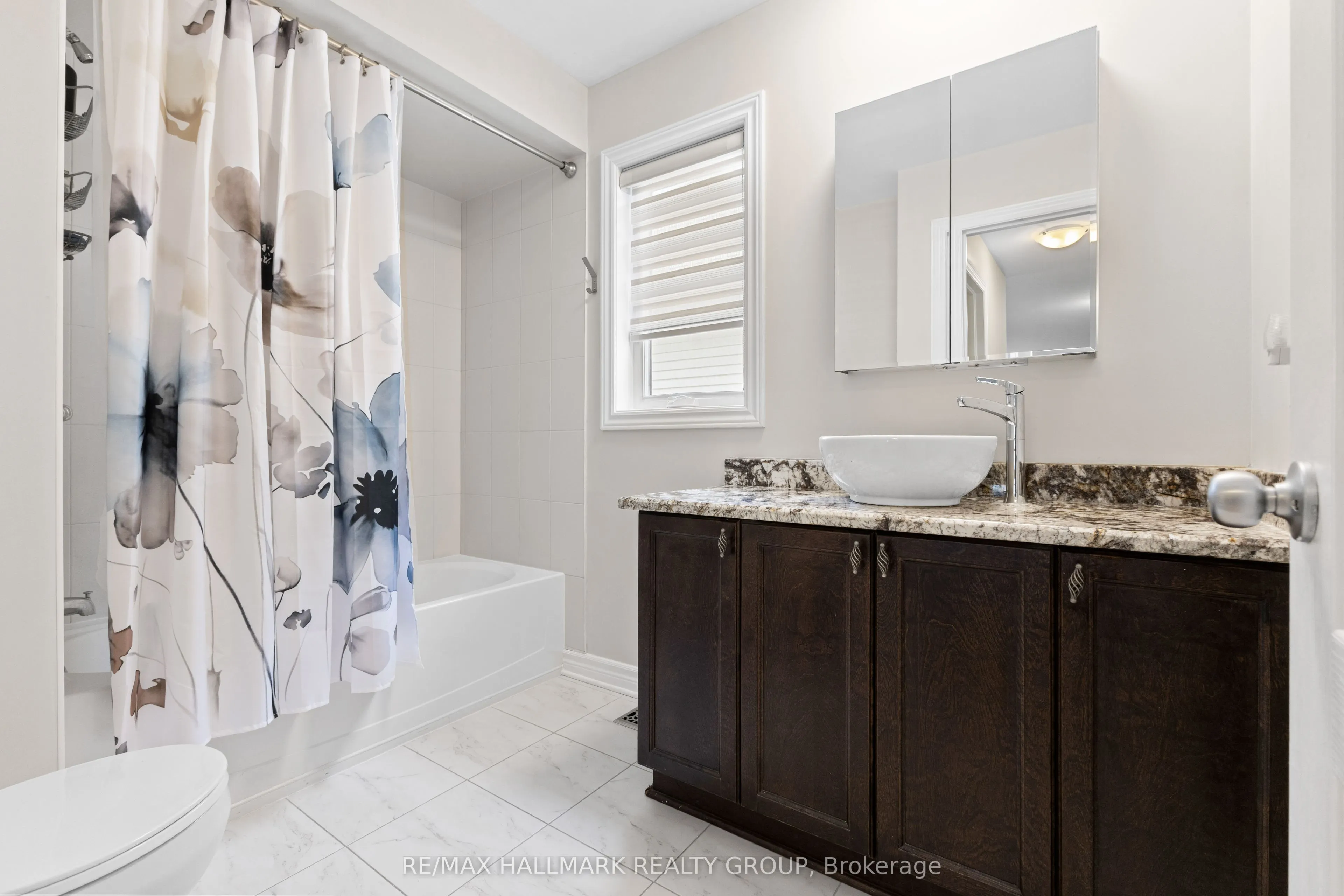 112 Gracewood Crescent
