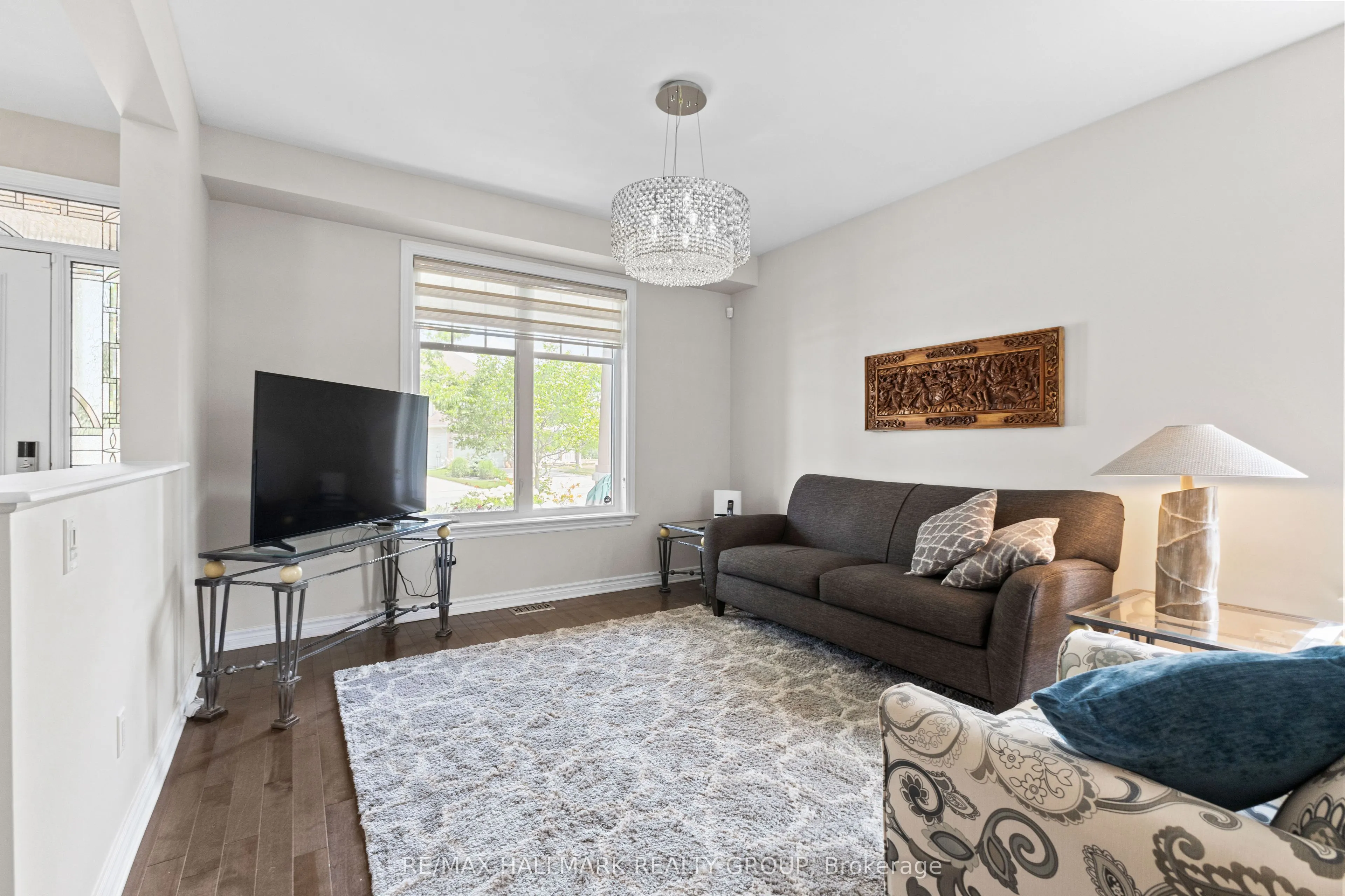 112 Gracewood Crescent