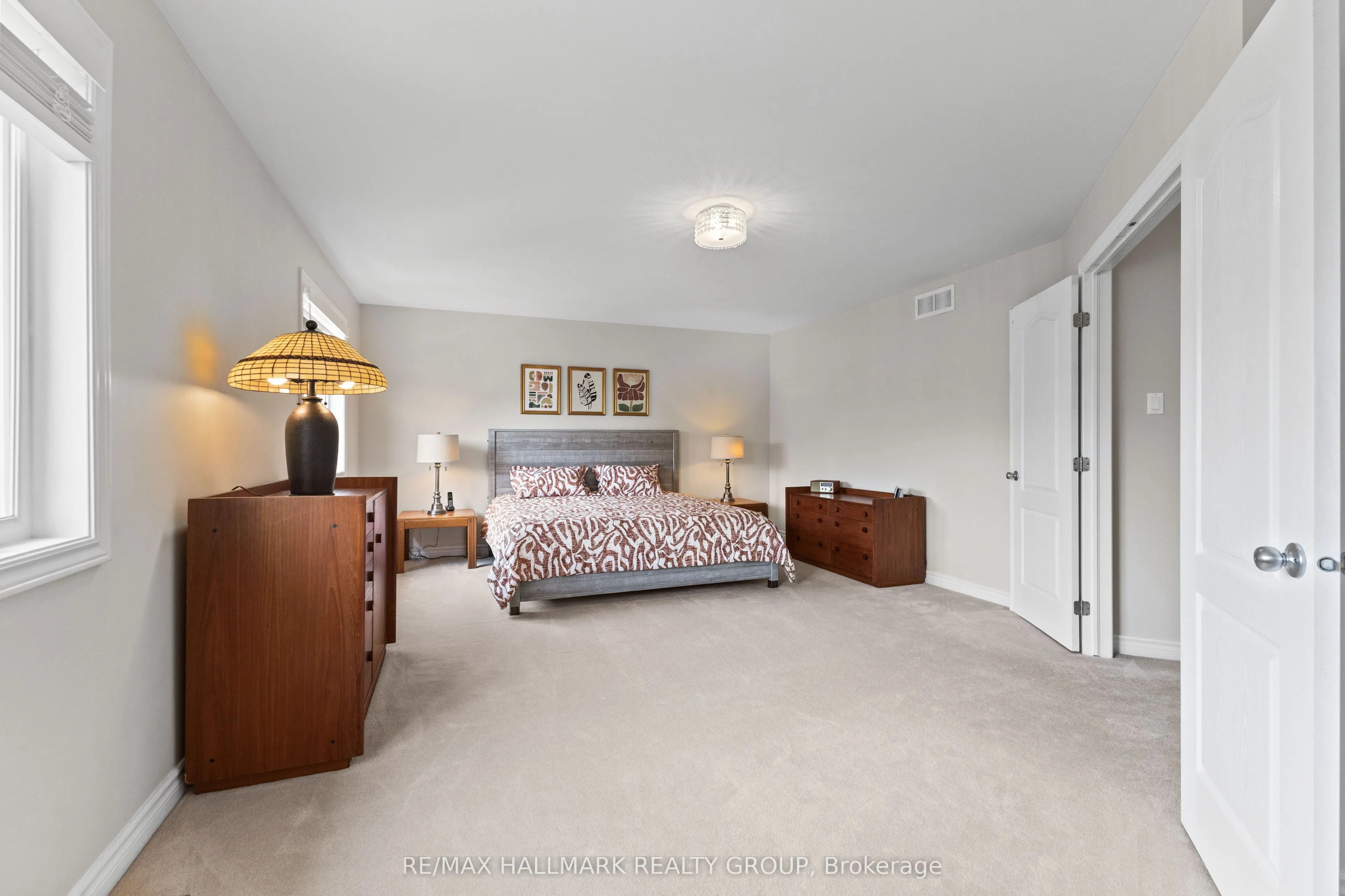 112 Gracewood Crescent