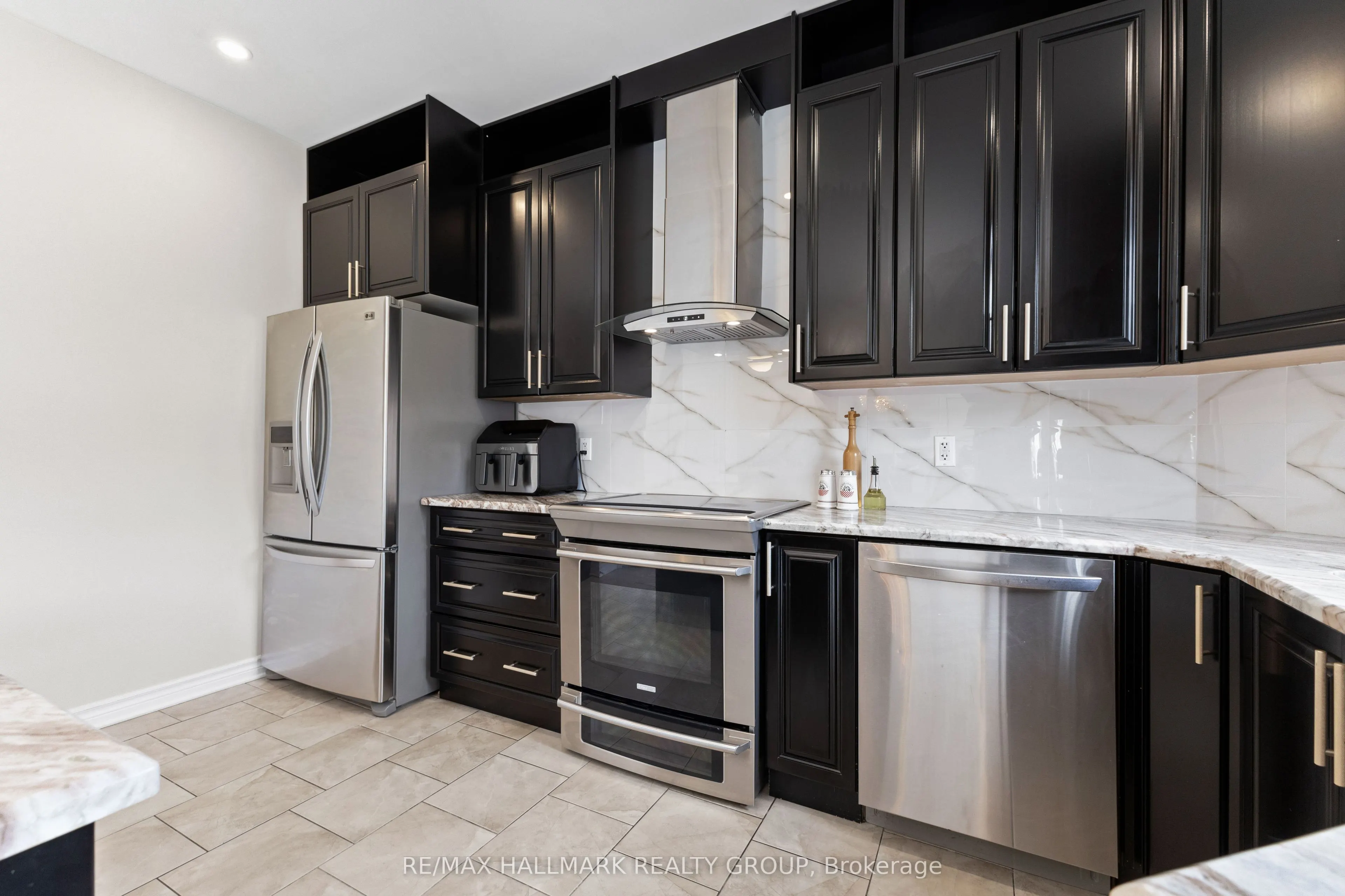 112 Gracewood Crescent