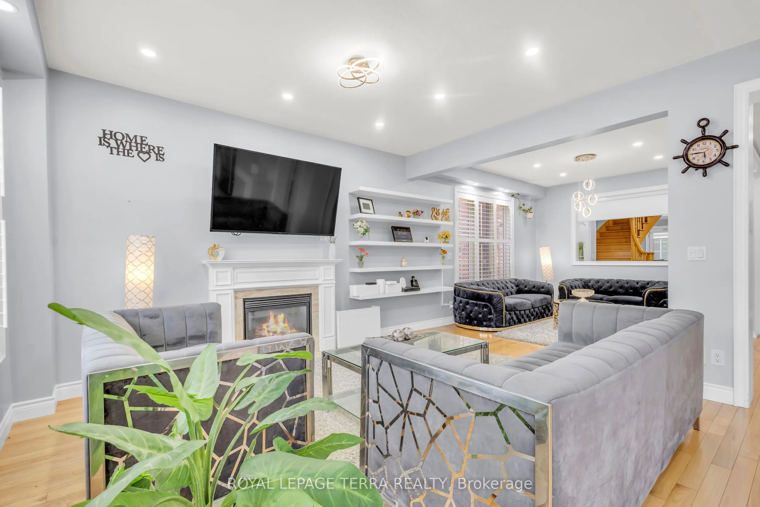 584 Pinery Trail