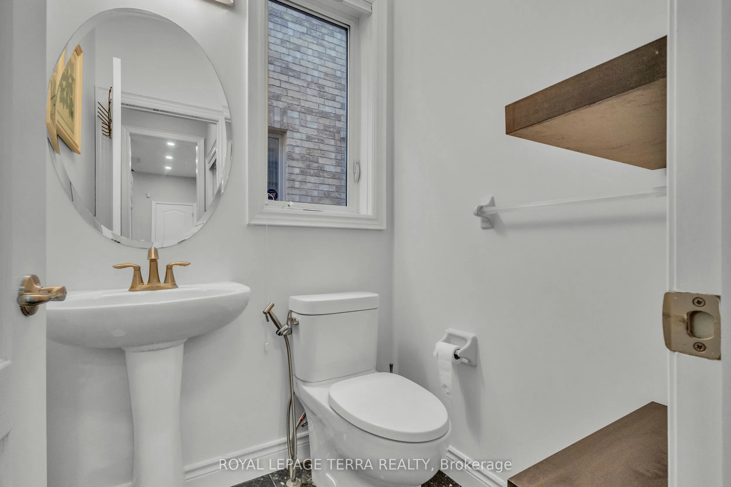 584 Pinery Trail