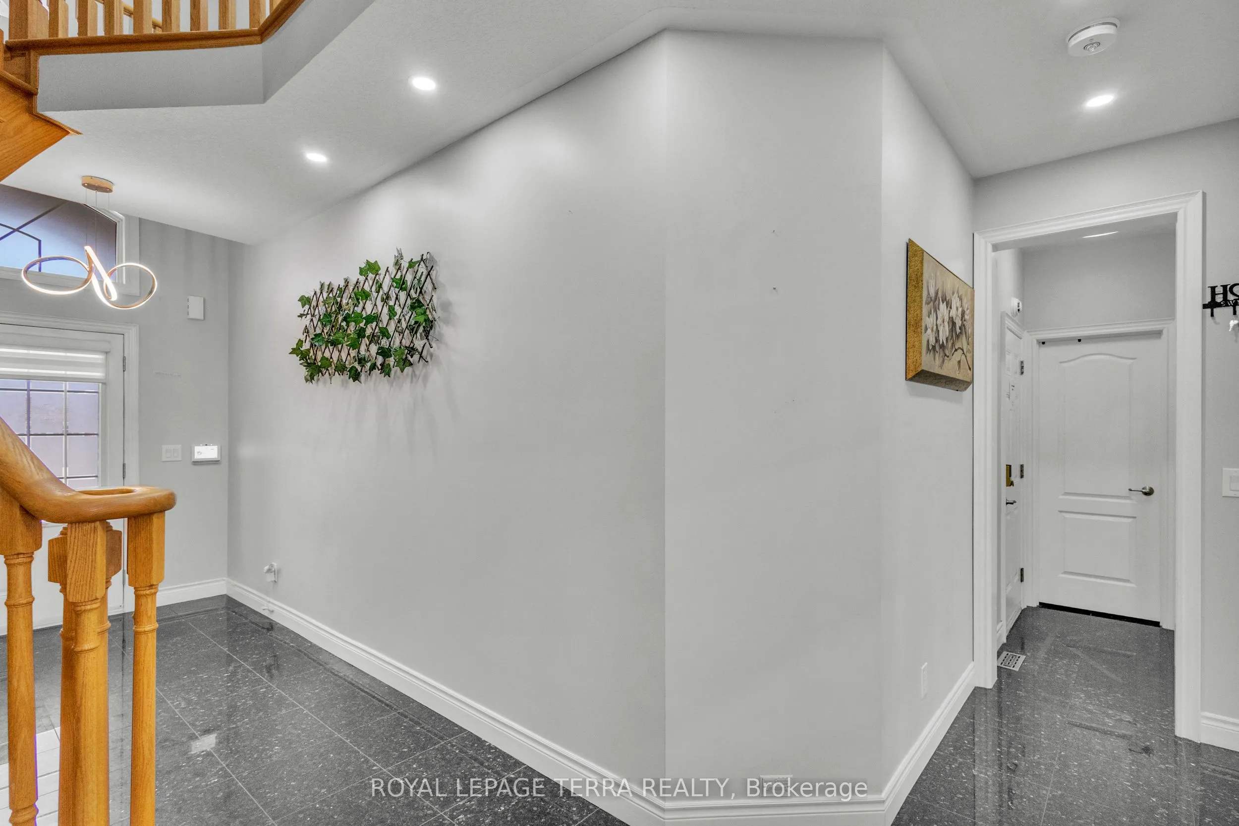 584 Pinery Trail