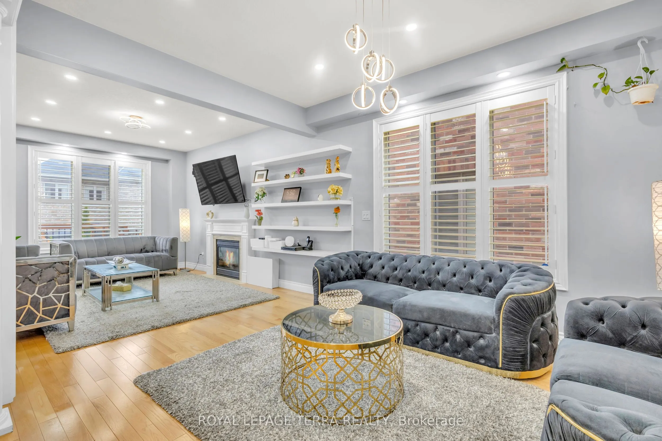 584 Pinery Trail