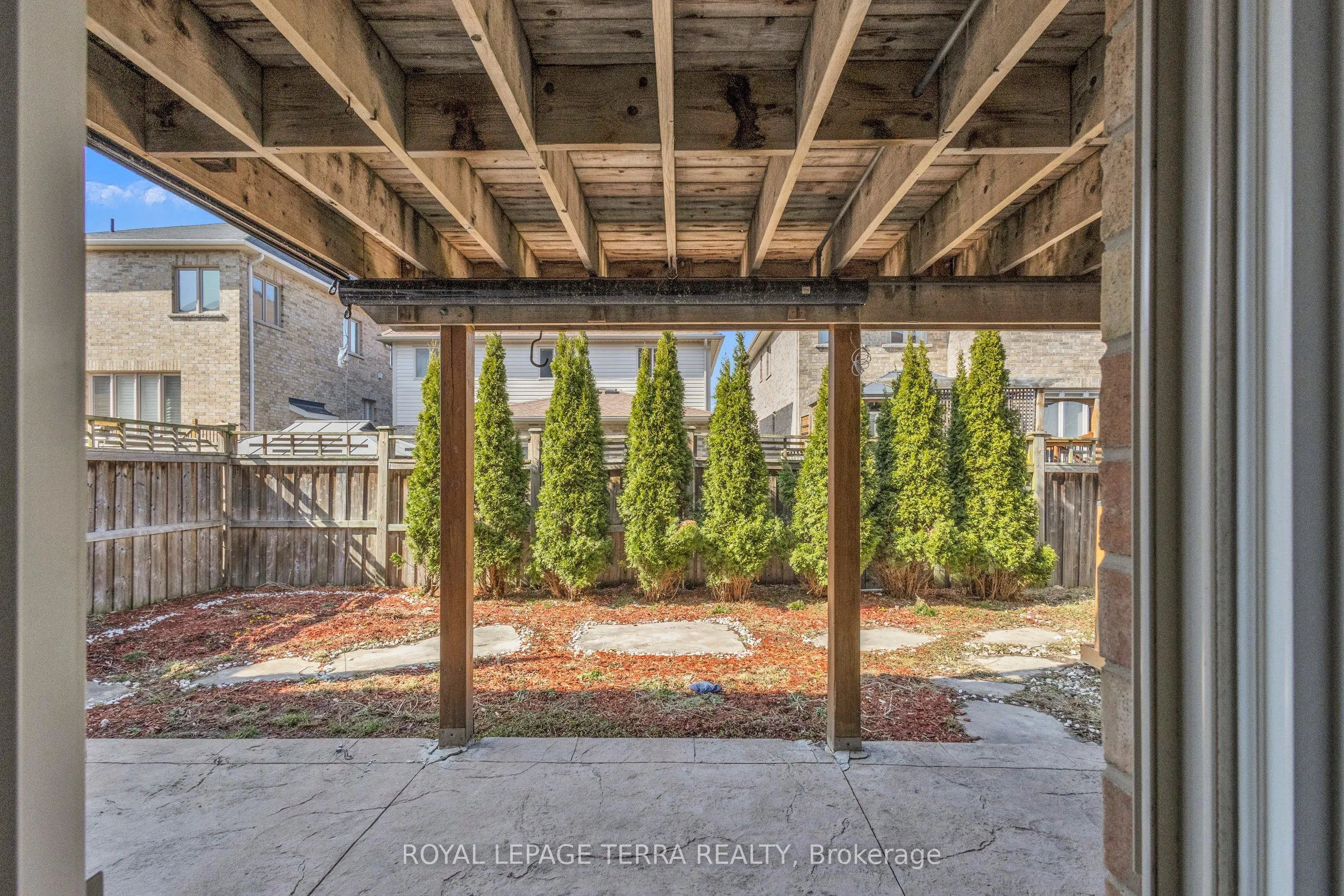 584 Pinery Trail