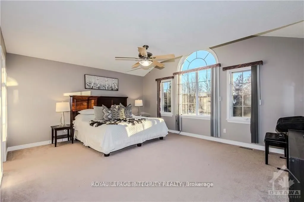 72 Kenins Crescent