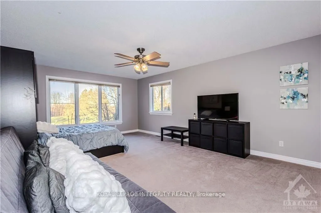 72 Kenins Crescent