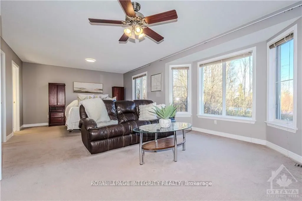 72 Kenins Crescent