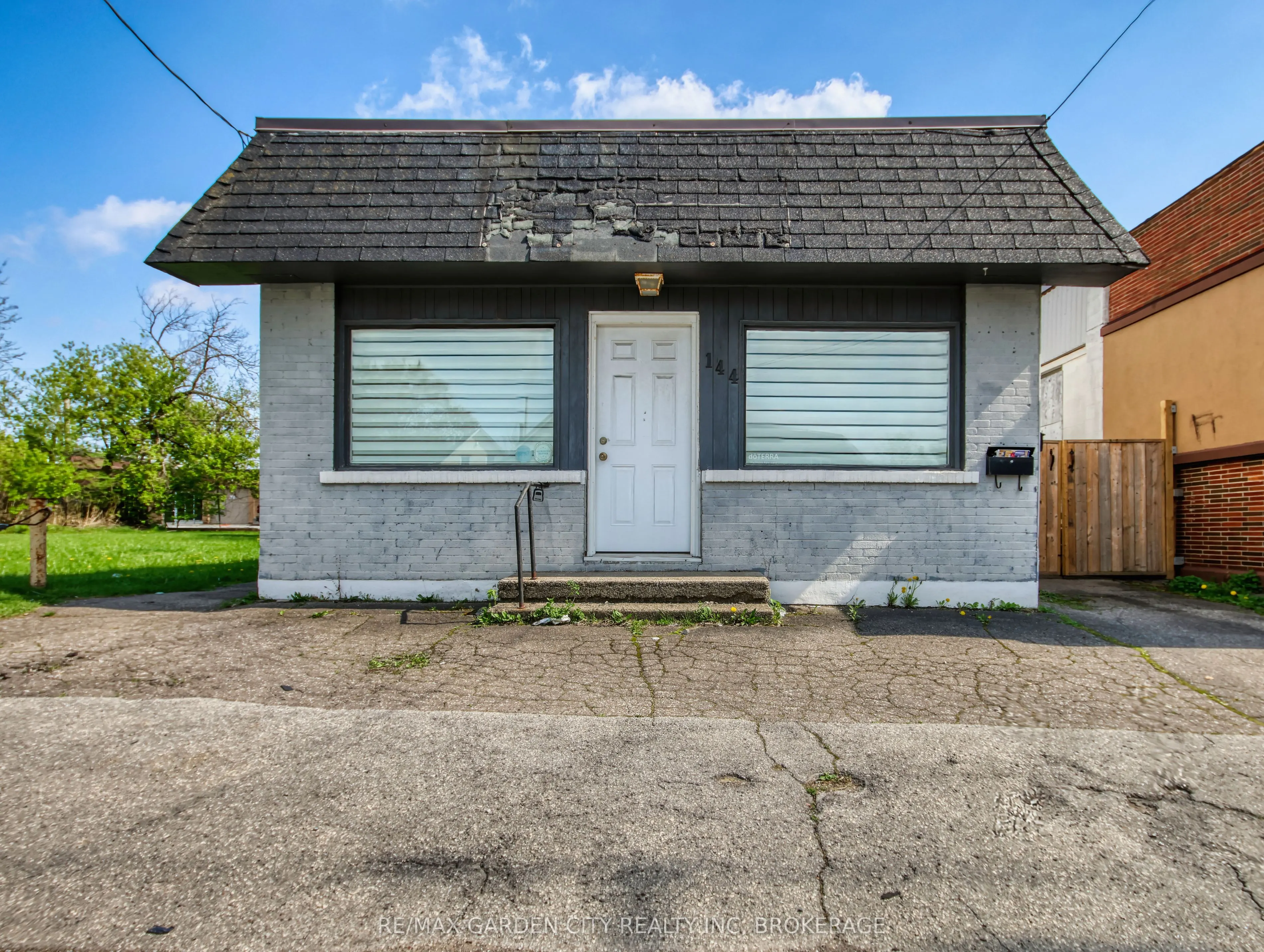 144 Welland Avenue
