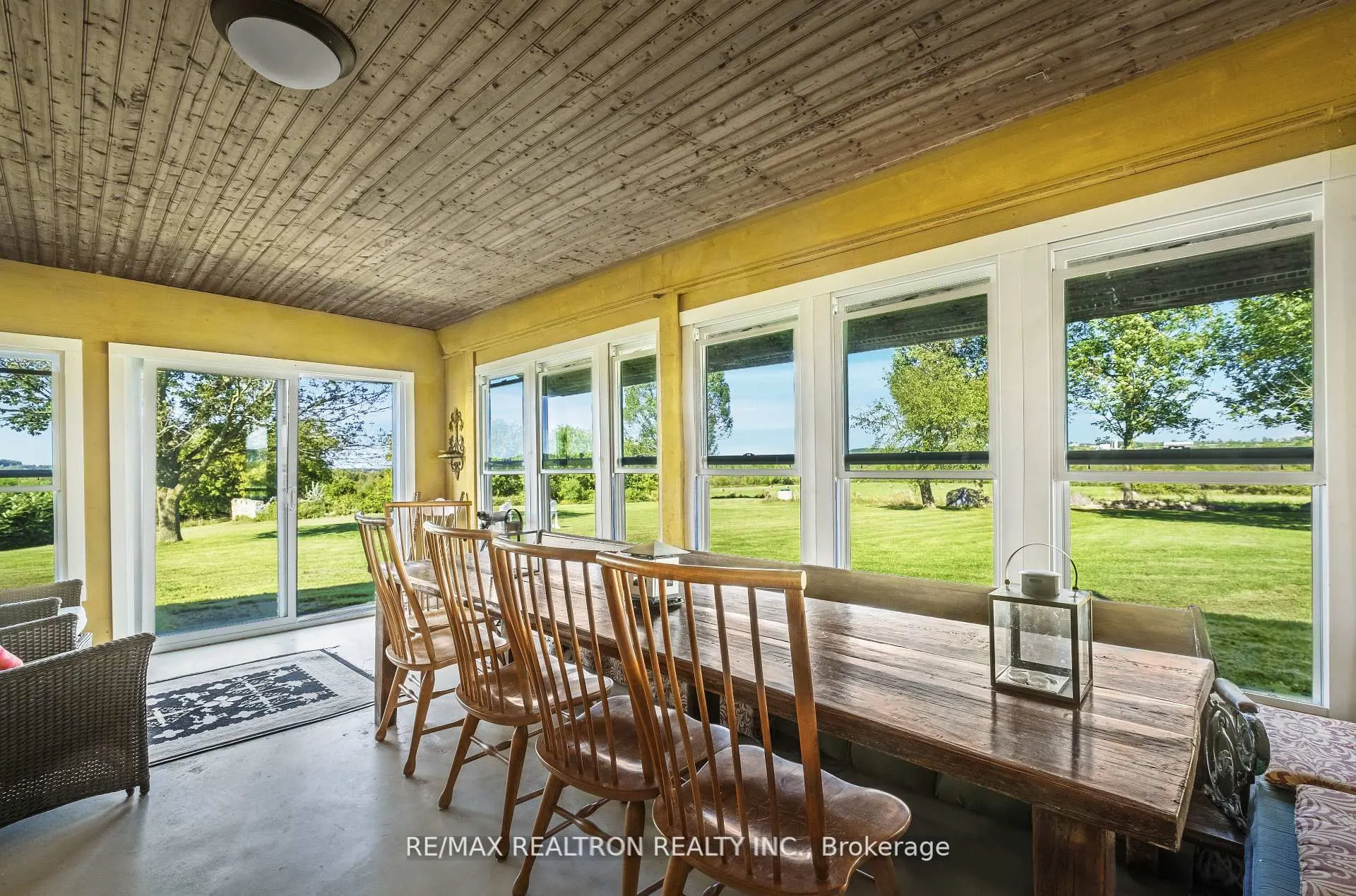 499437 6Th Concession Road N
