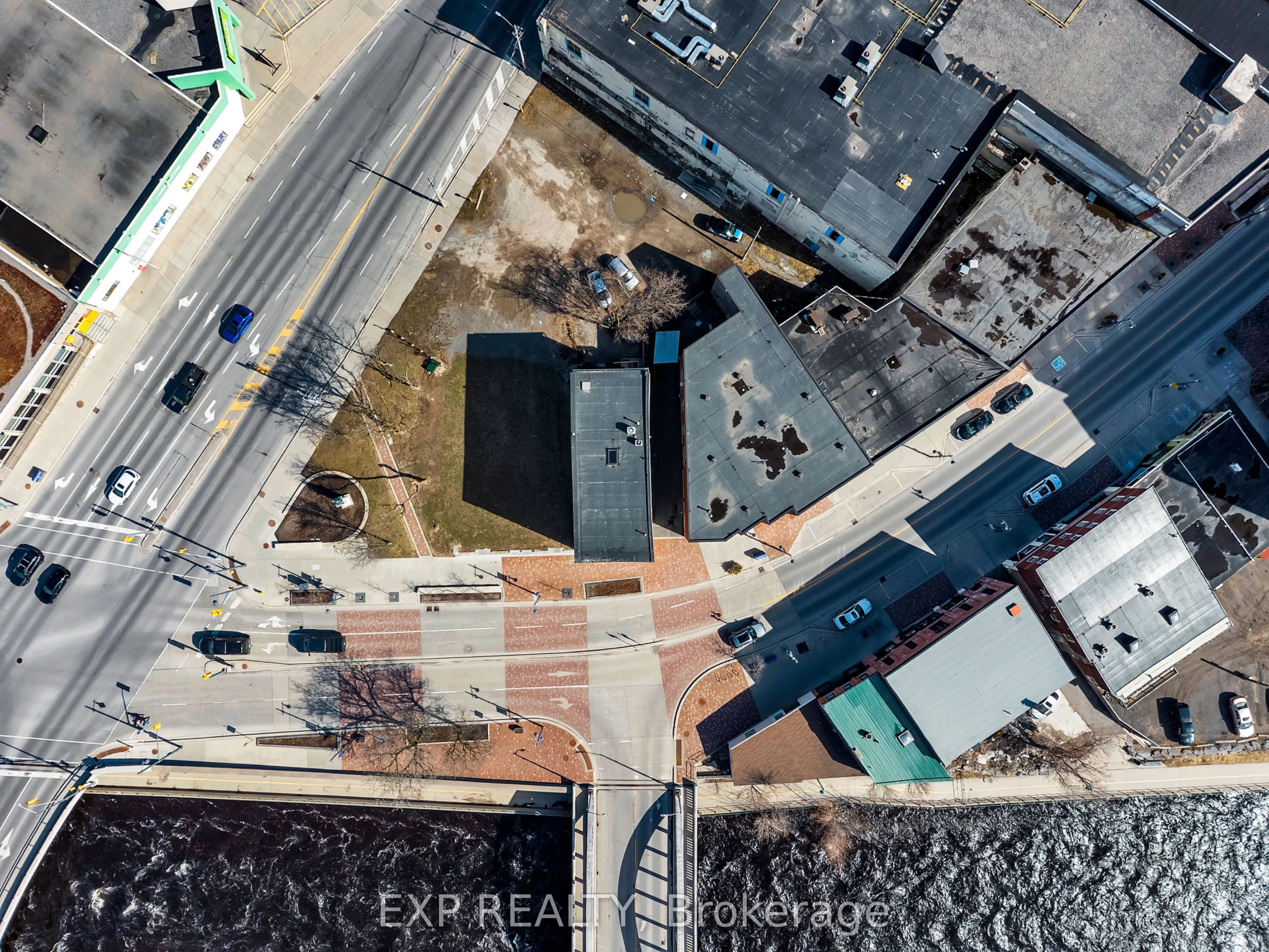 395 Front Street