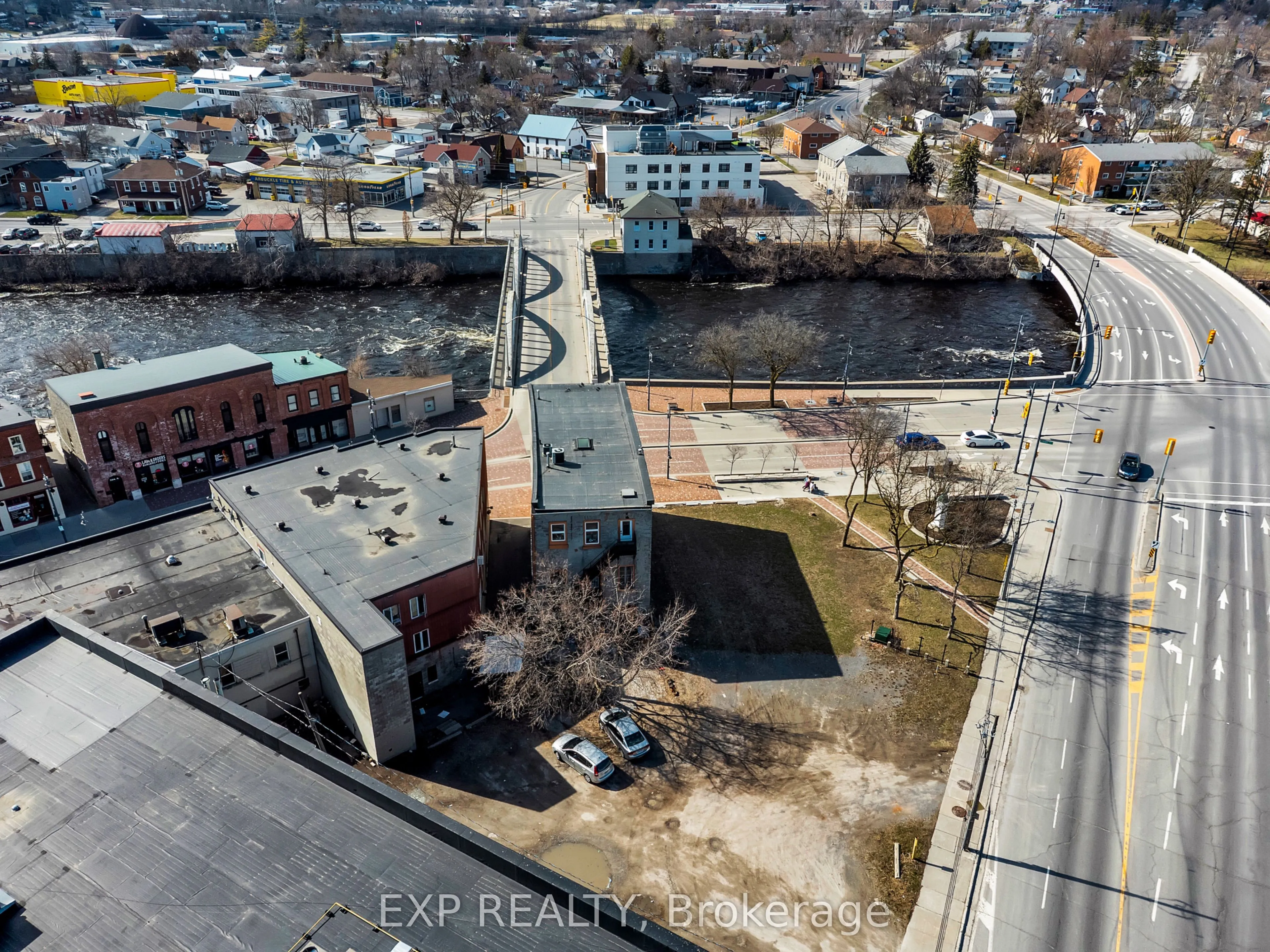 395 Front Street