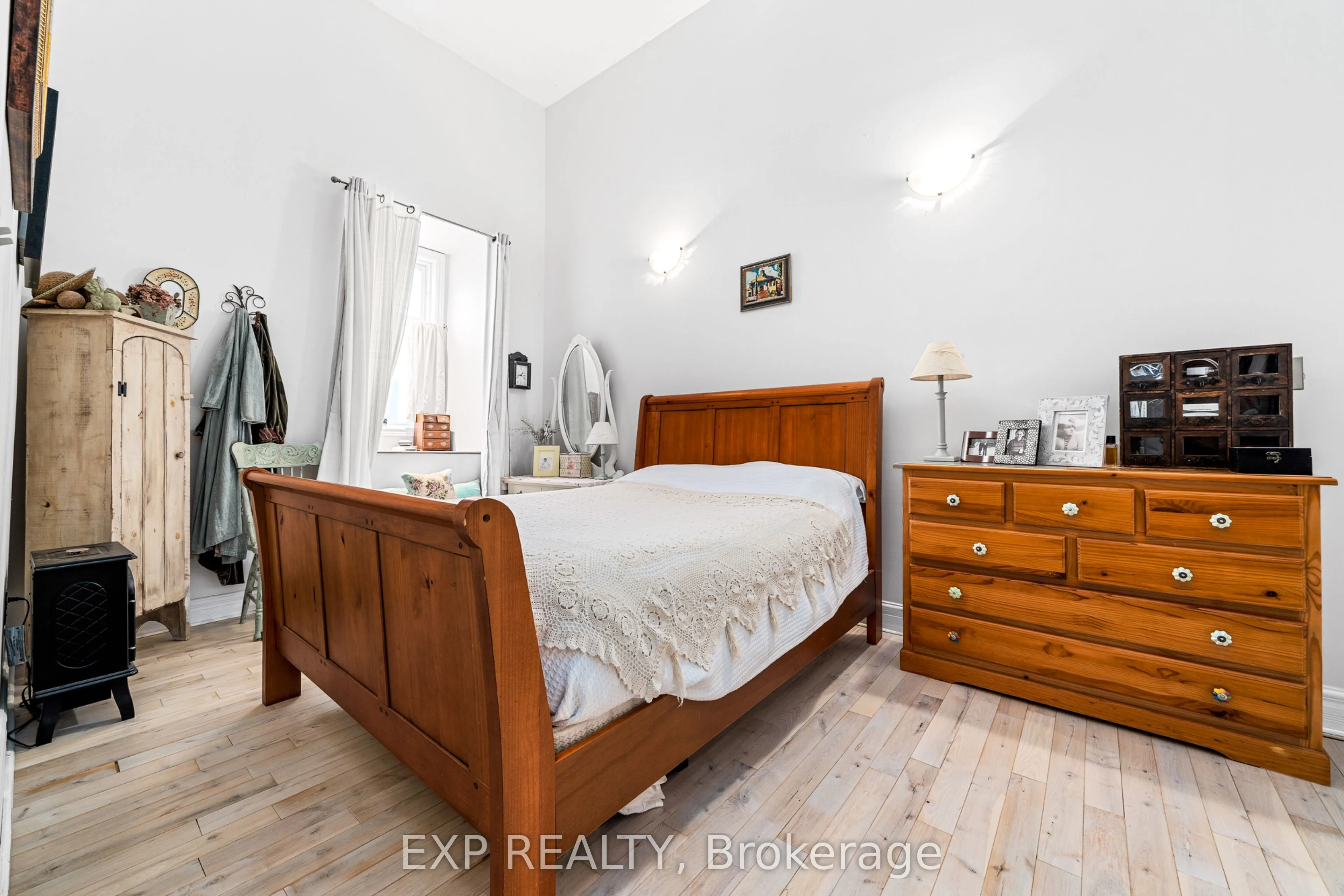 393 Front Street, #1