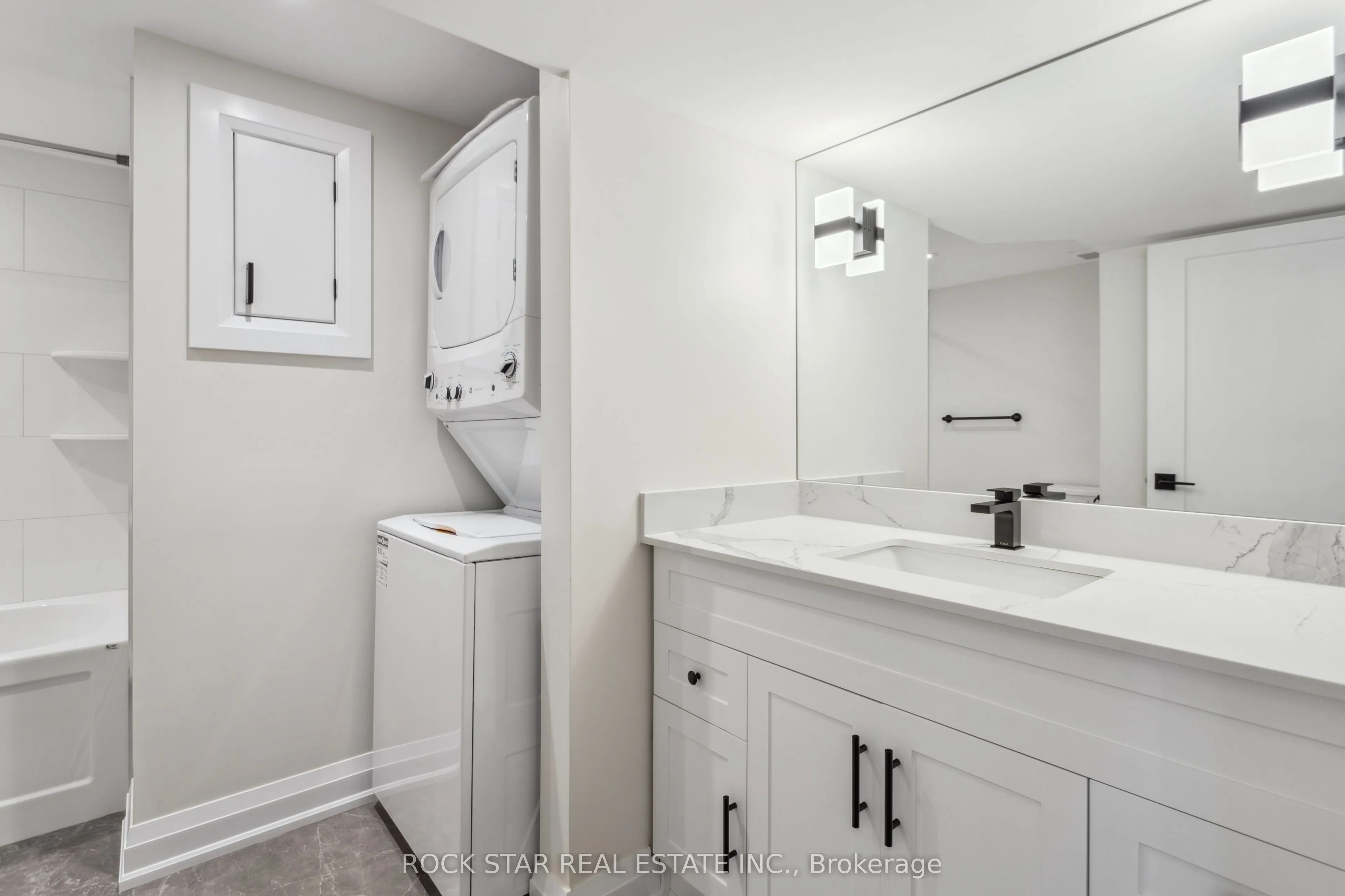 121 TOBY Crescent, #Lower